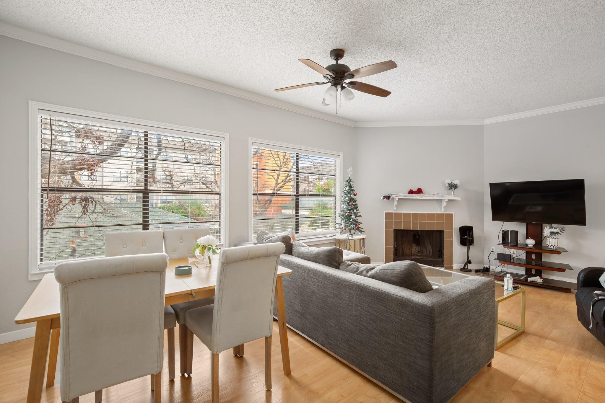 915 W 23rd St # 203, Austin, TX 78705