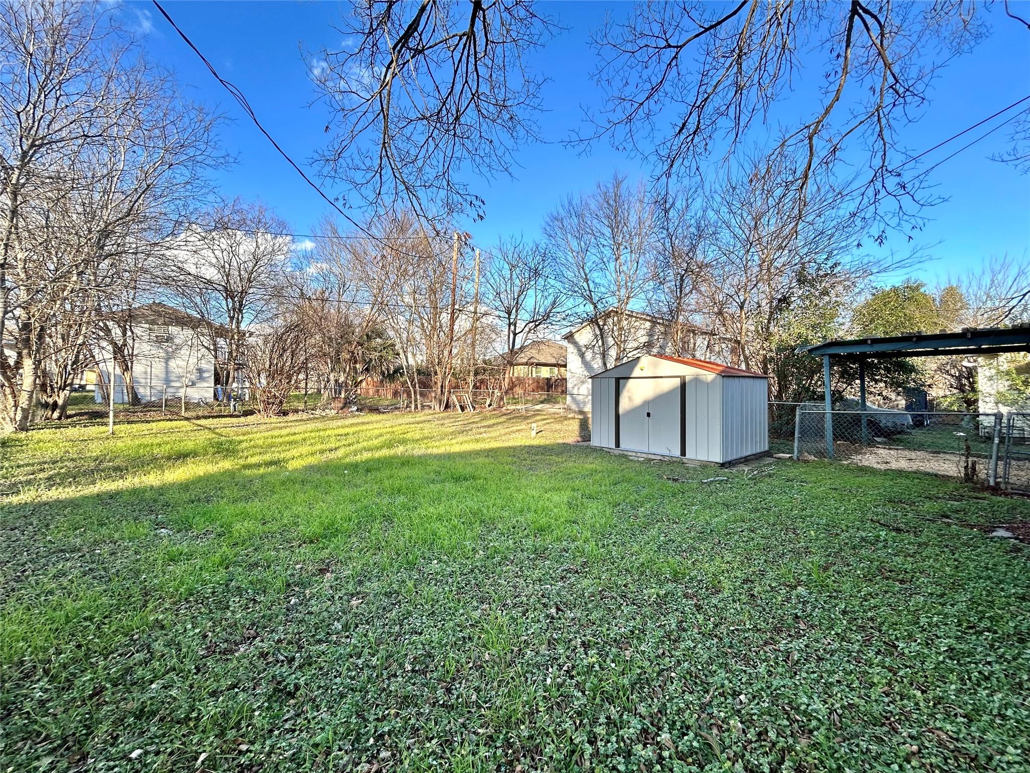 1112 W 3rd St, Taylor, TX 79411