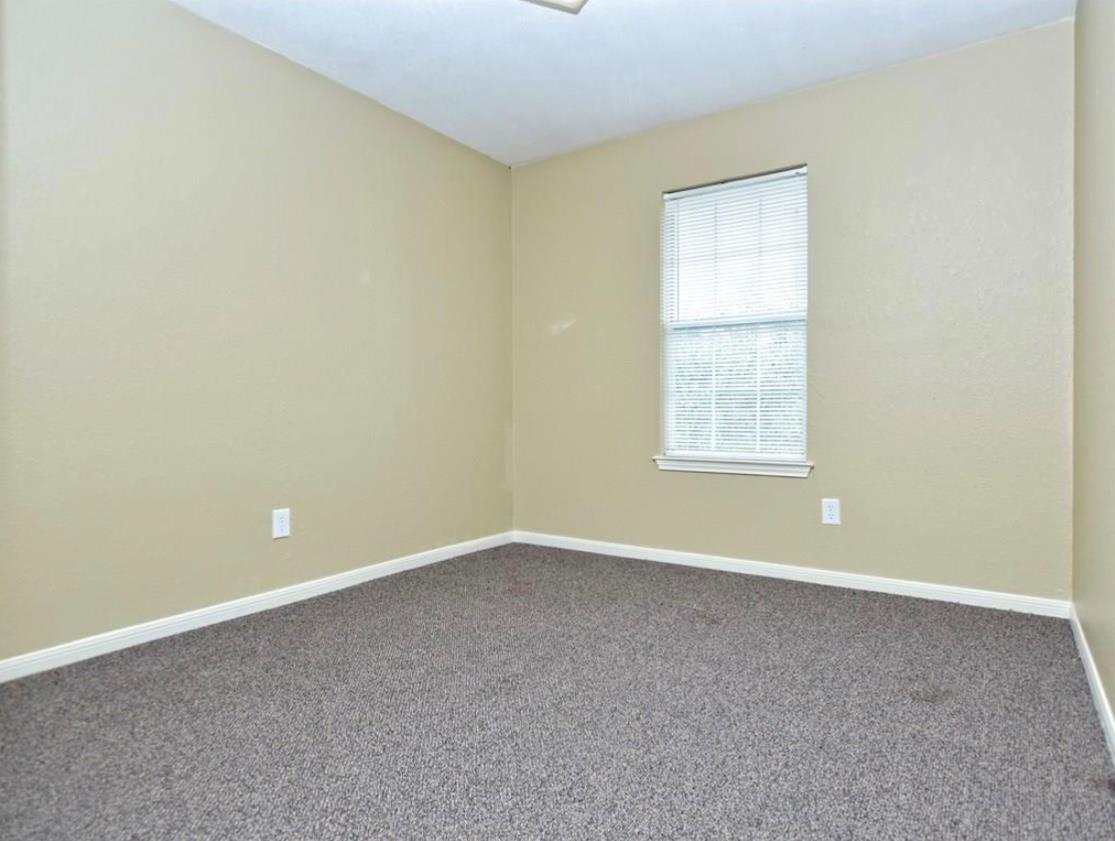 554 E Cedar St, Bertram, TX 78605