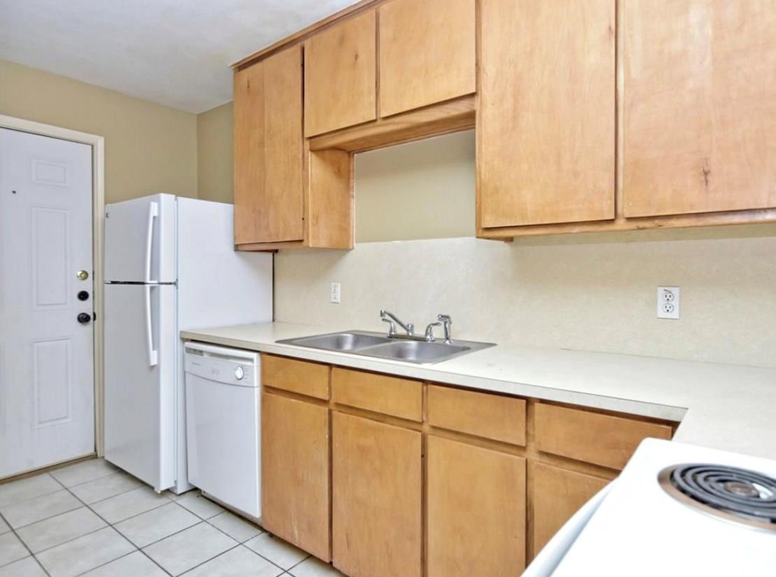 554 E Cedar St, Bertram, TX 78605