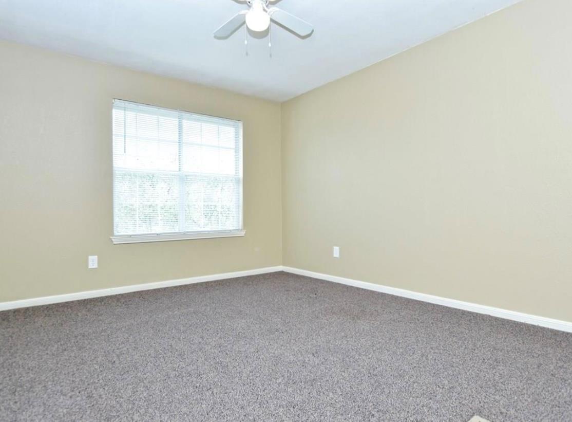 554 E Cedar St, Bertram, TX 78605