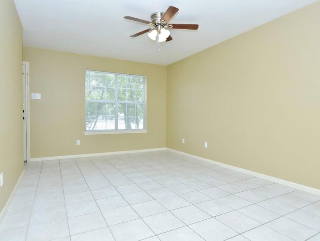 554 E Cedar St, Bertram, TX 78605