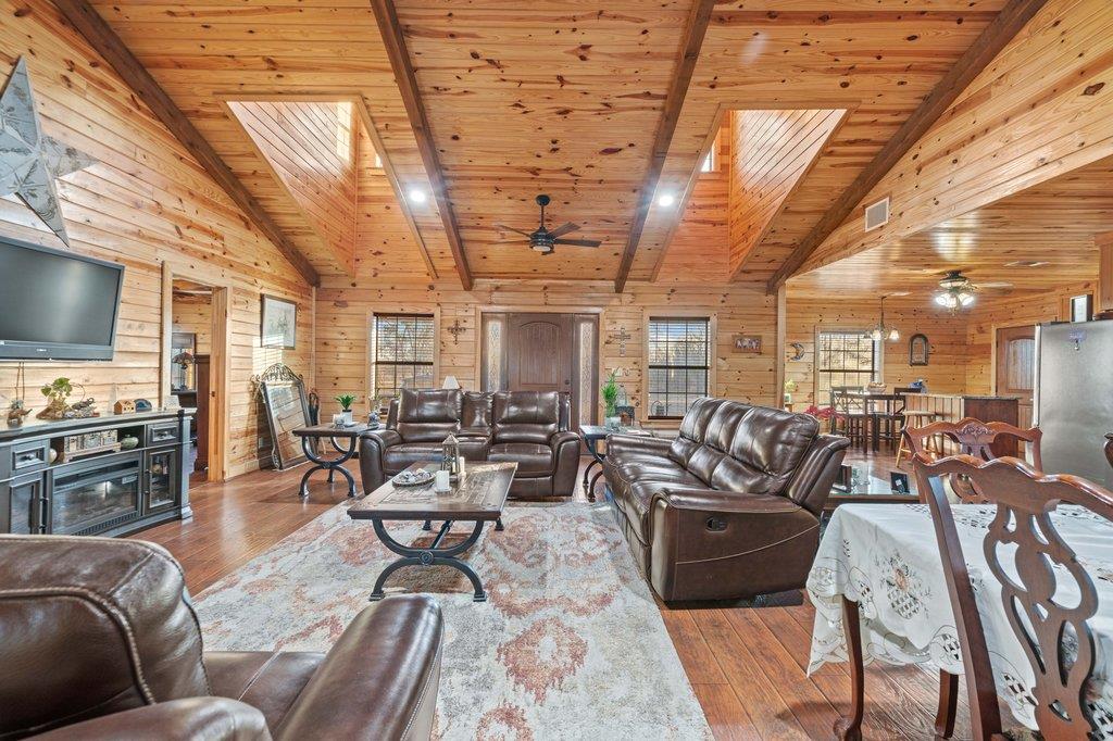 1843 Fm 969, Elgin, TX 78621