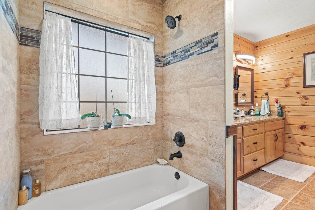 1843 Fm 969, Elgin, TX 78621