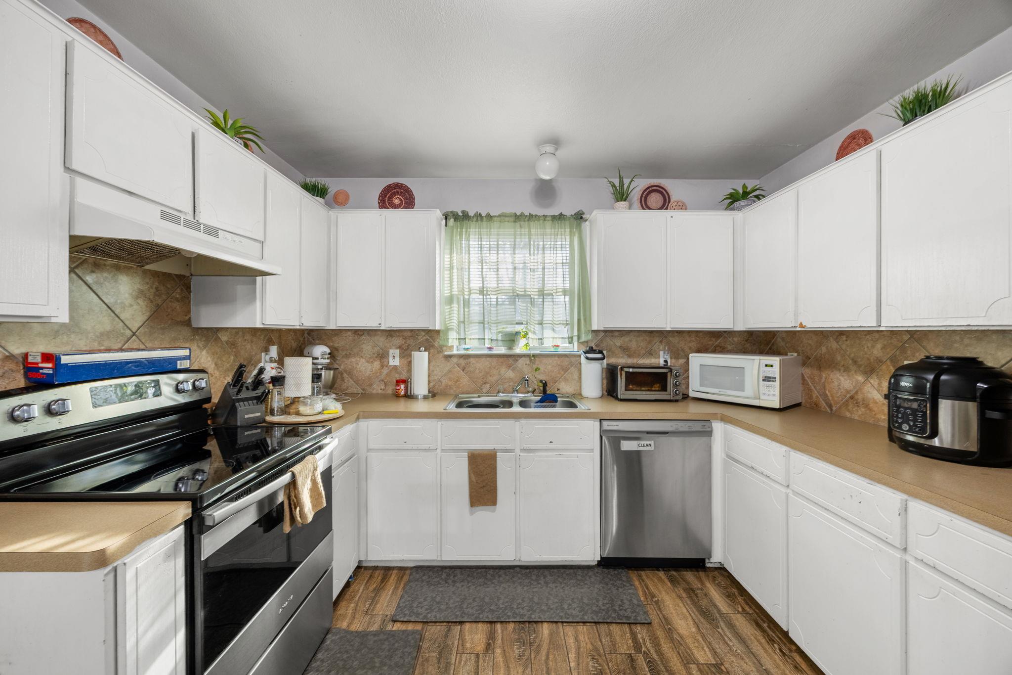 400 Topeka Ct, Nolanville, TX 76559