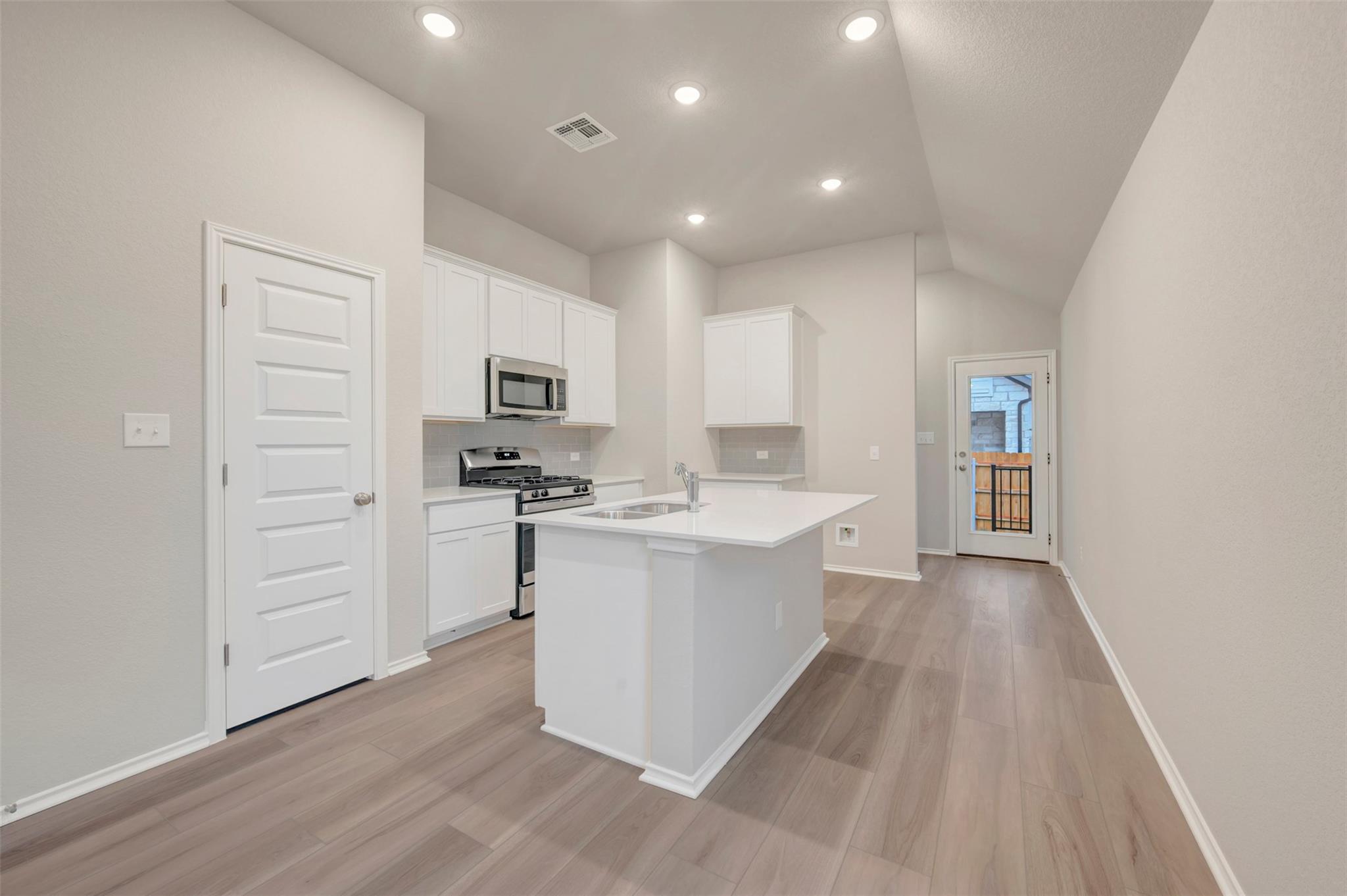 118 Big Banyan Dr, Dripping Springs, TX 78620