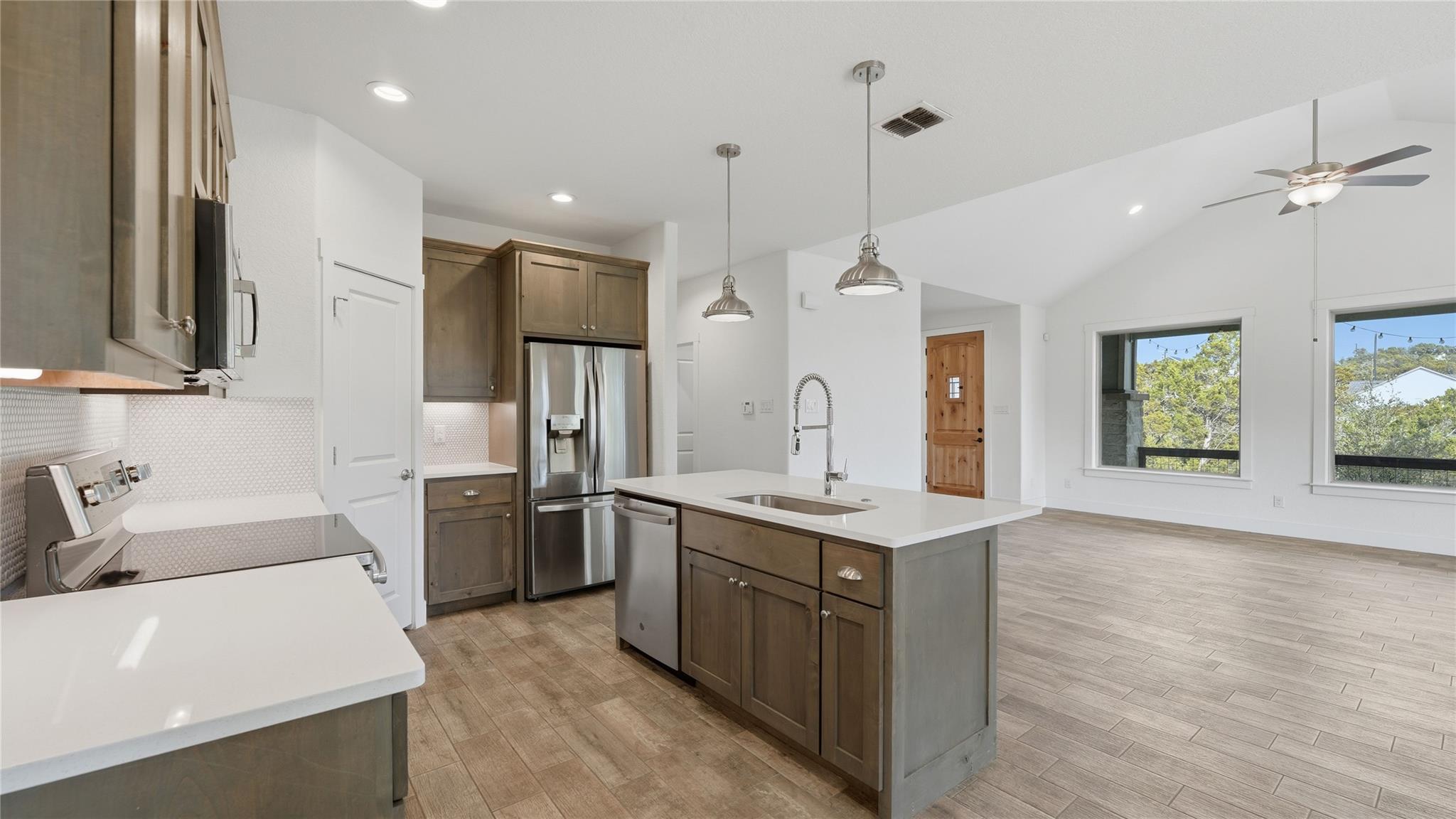 1039 Primrose Path, Canyon Lake, TX 78133