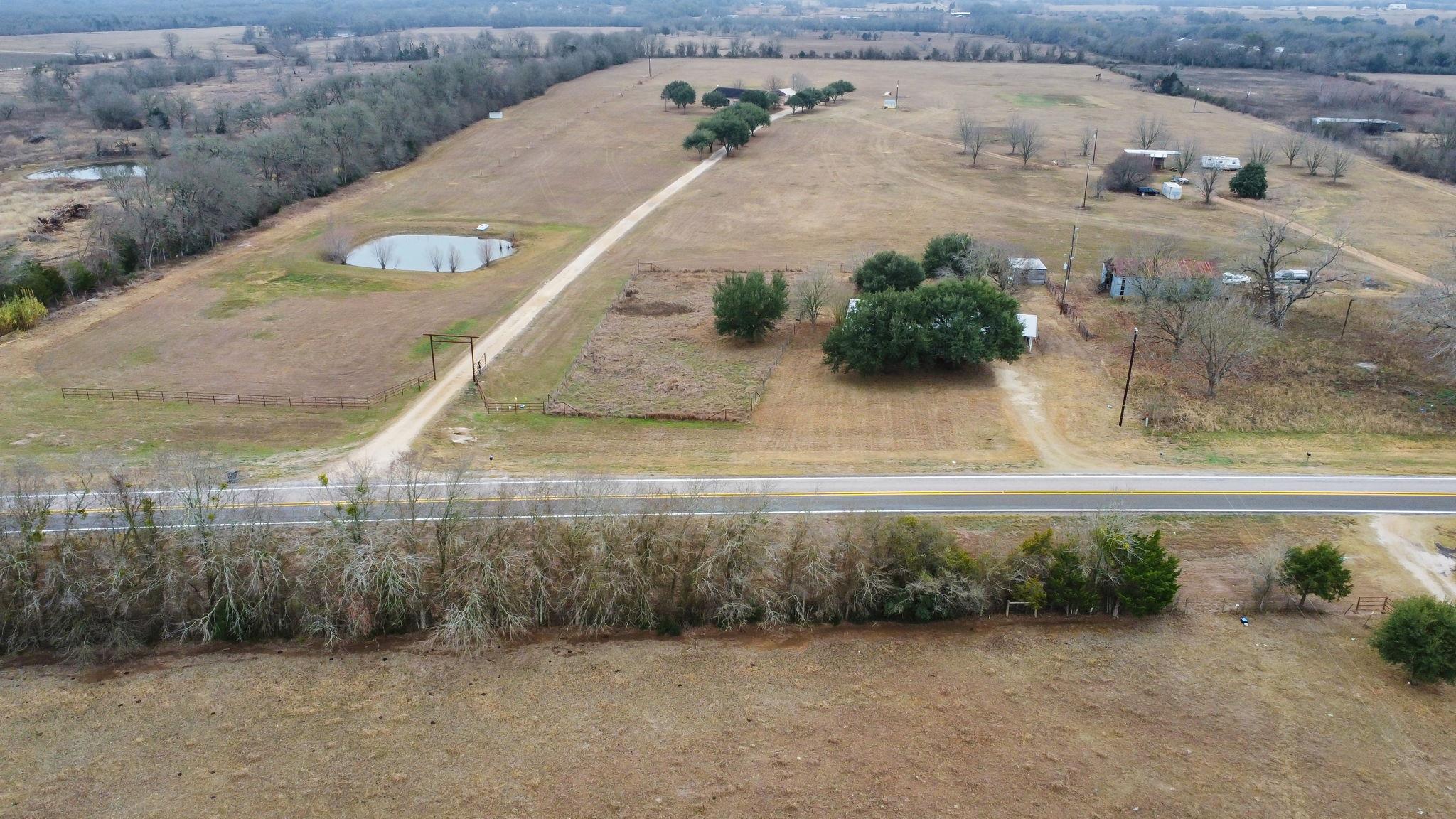 3242 E Fm 696, Lexington, TX 78947