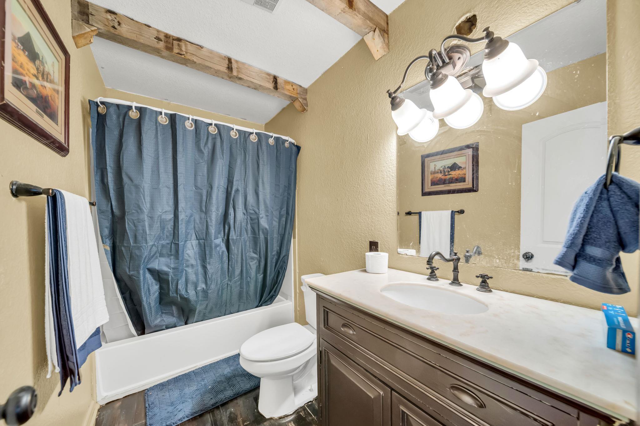 3242 E Fm 696, Lexington, TX 78947