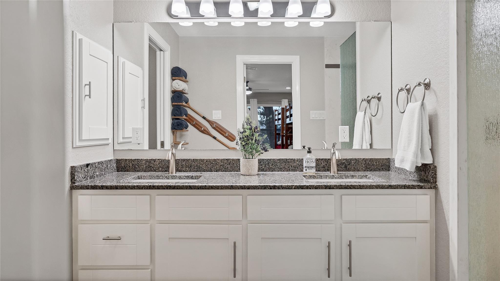 450 Pecan Creek Dr, Horseshoe Bay, TX 78657