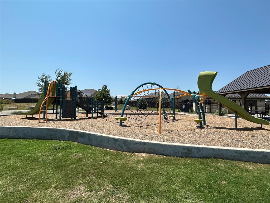 755 Hoot Owl Ln S, Leander, TX 78641