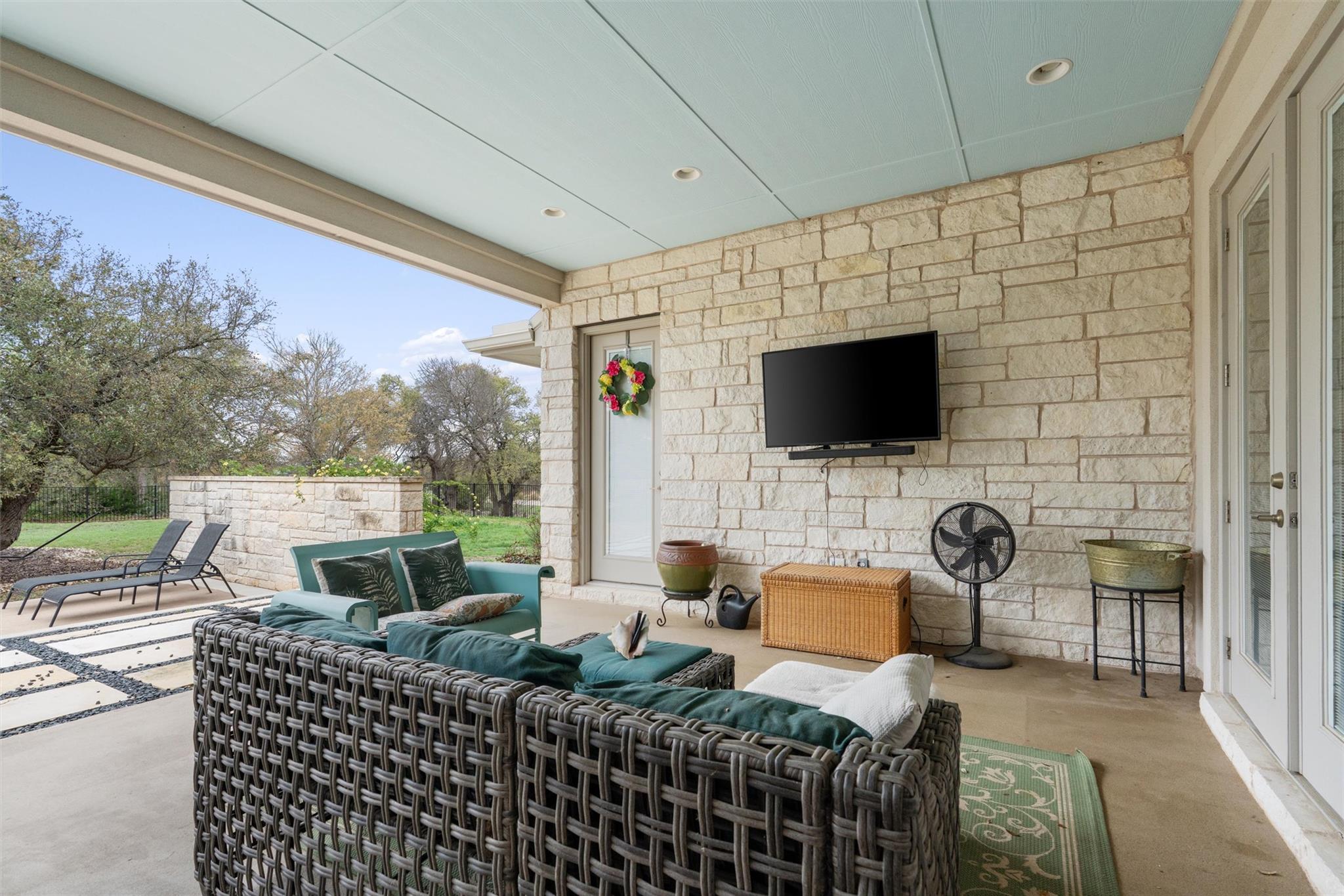 2201 Live Oak Rd, Leander, TX 78641