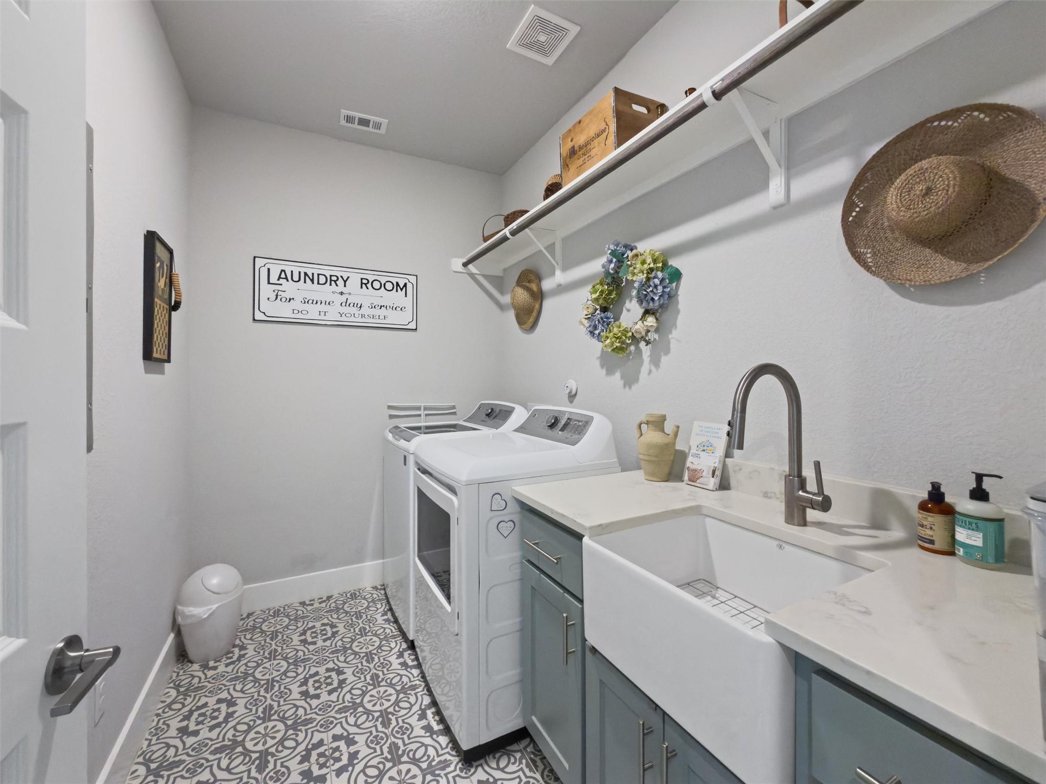 2201 Live Oak Rd, Leander, TX 78641