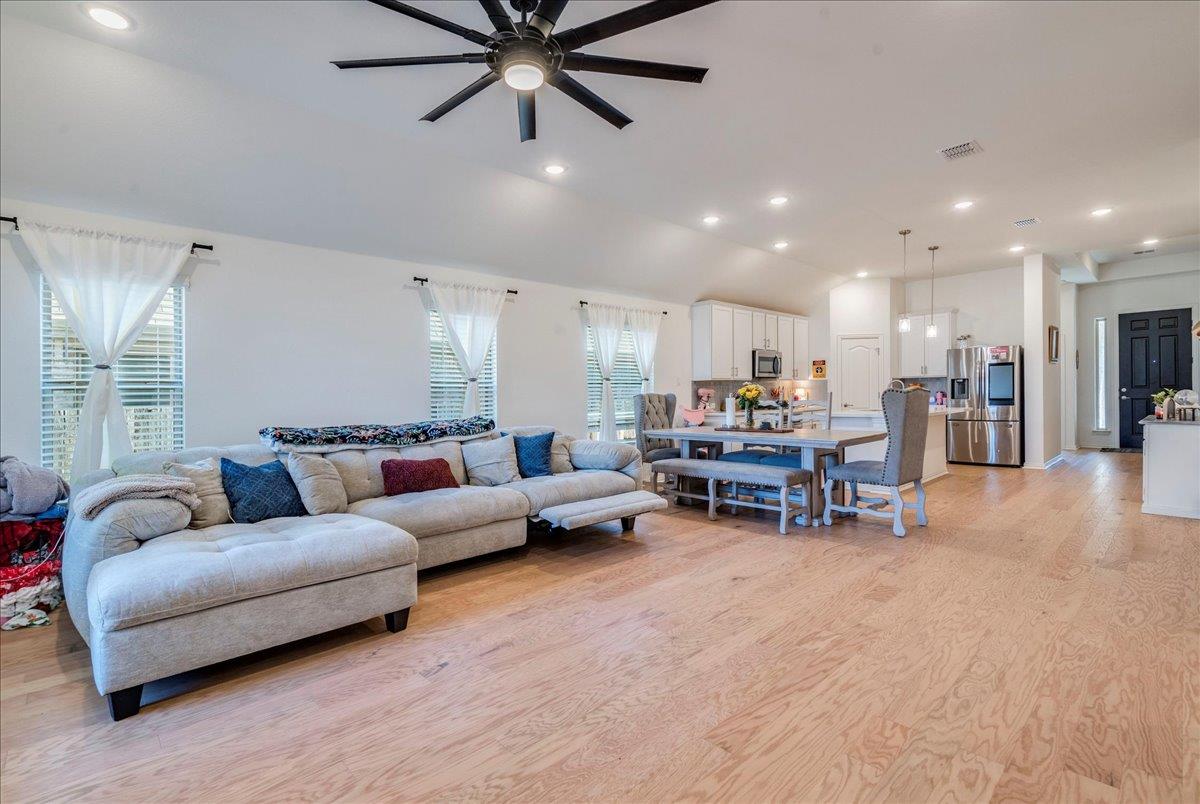 409 Durian Loop, Buda, TX 78610