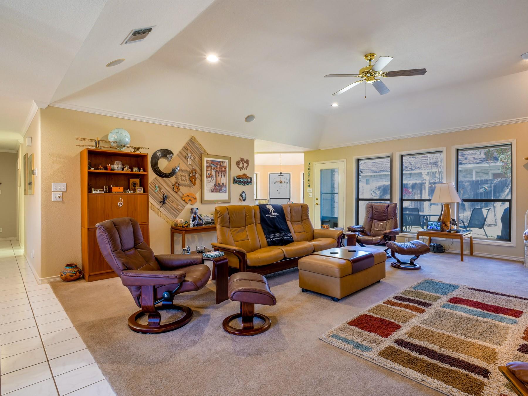 330 Columbine St, Meadowlakes, TX 78654