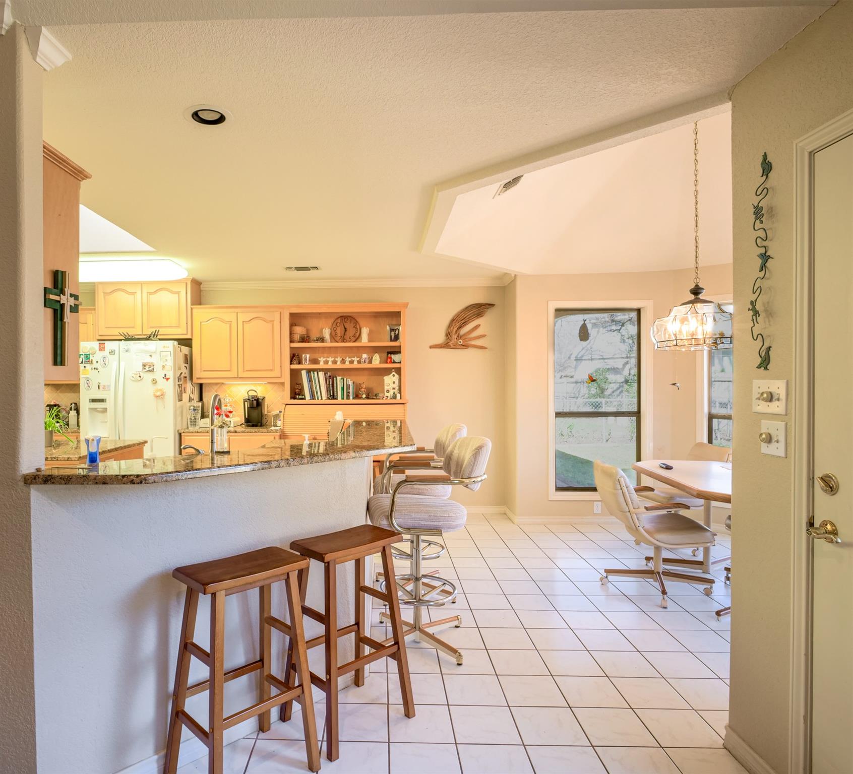 330 Columbine St, Meadowlakes, TX 78654