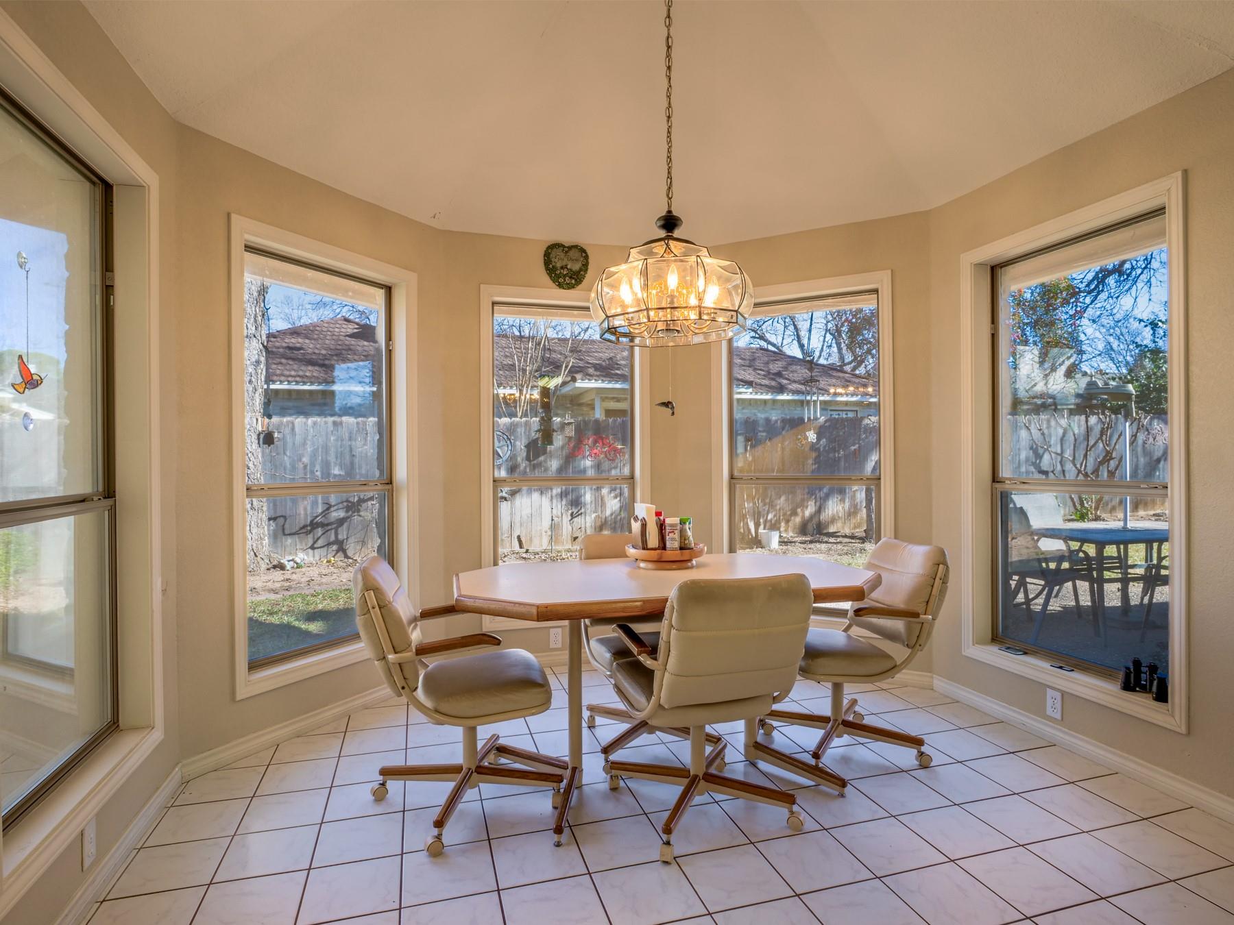 330 Columbine St, Meadowlakes, TX 78654