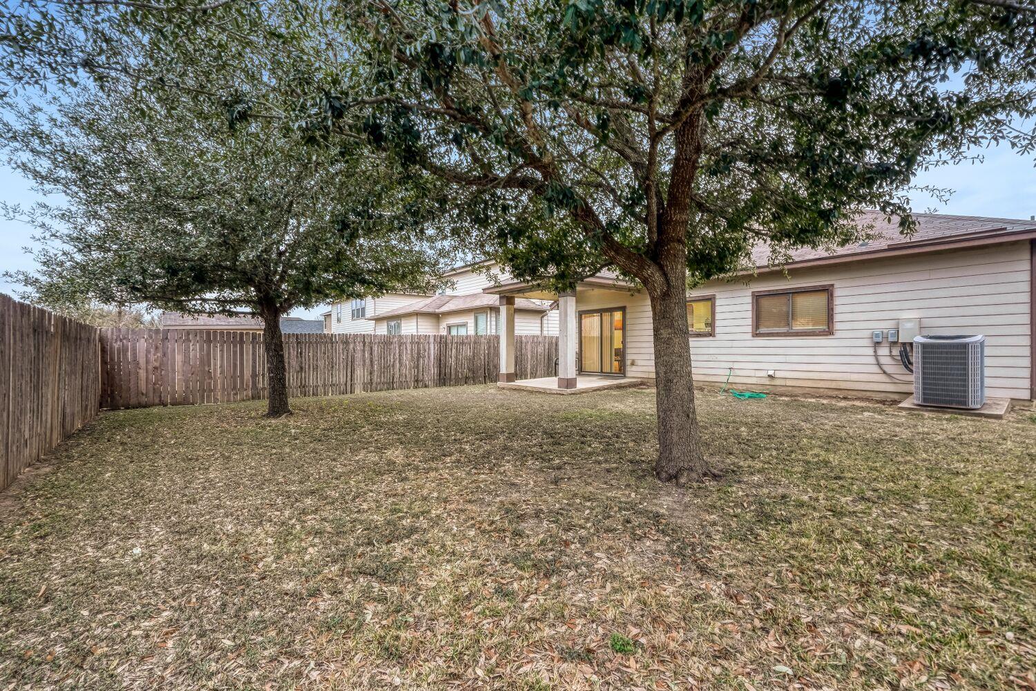 5805 Alomar Cv, Del Valle, TX 78617