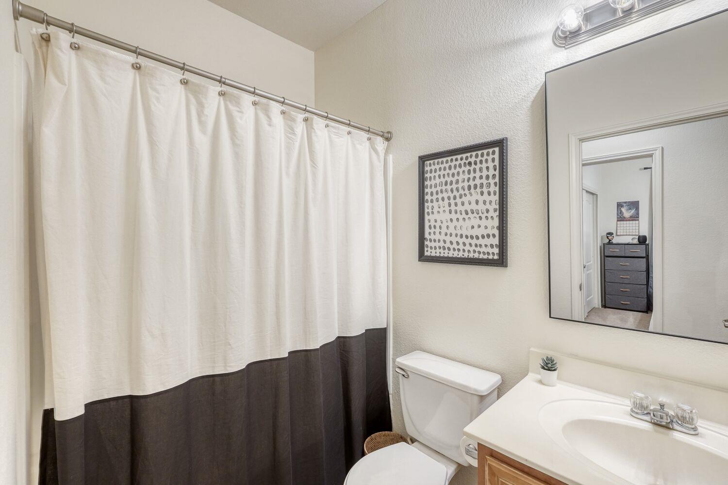 5805 Alomar Cv, Del Valle, TX 78617