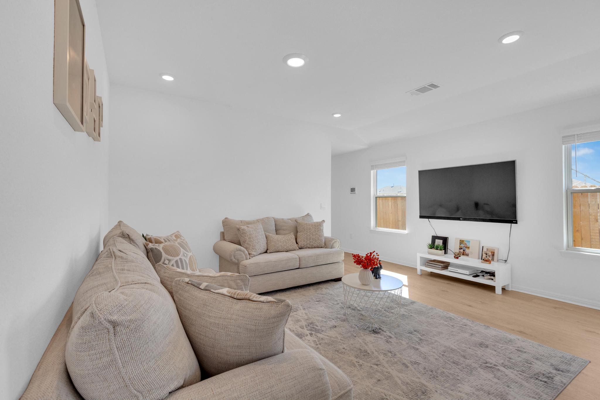 668 Lake Sweetwater Ln, Buda, TX 78610