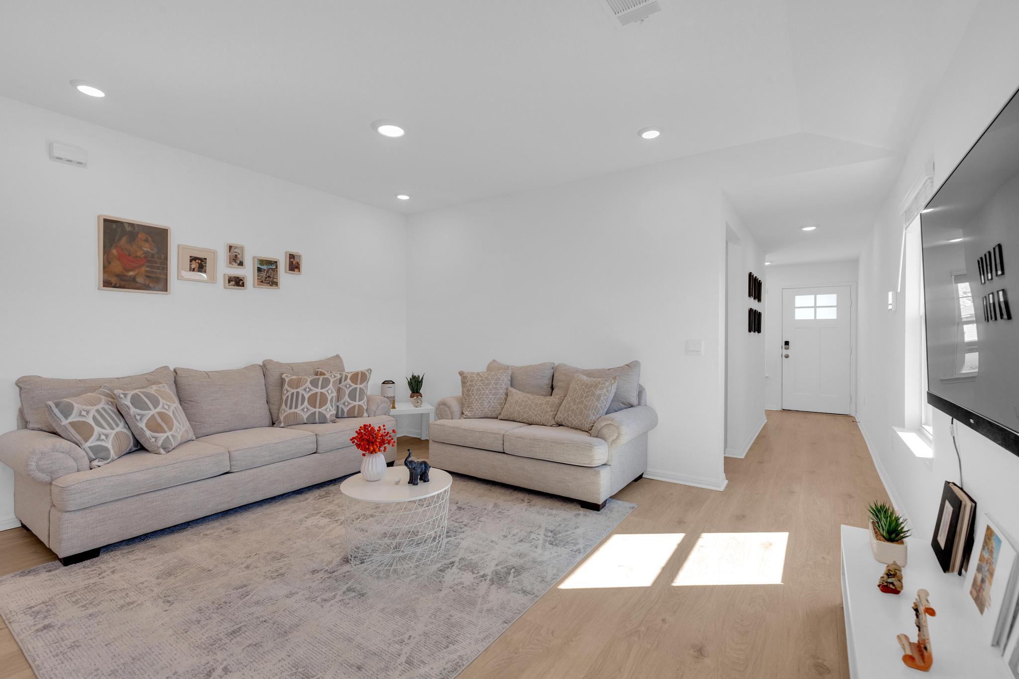 668 Lake Sweetwater Ln, Buda, TX 78610