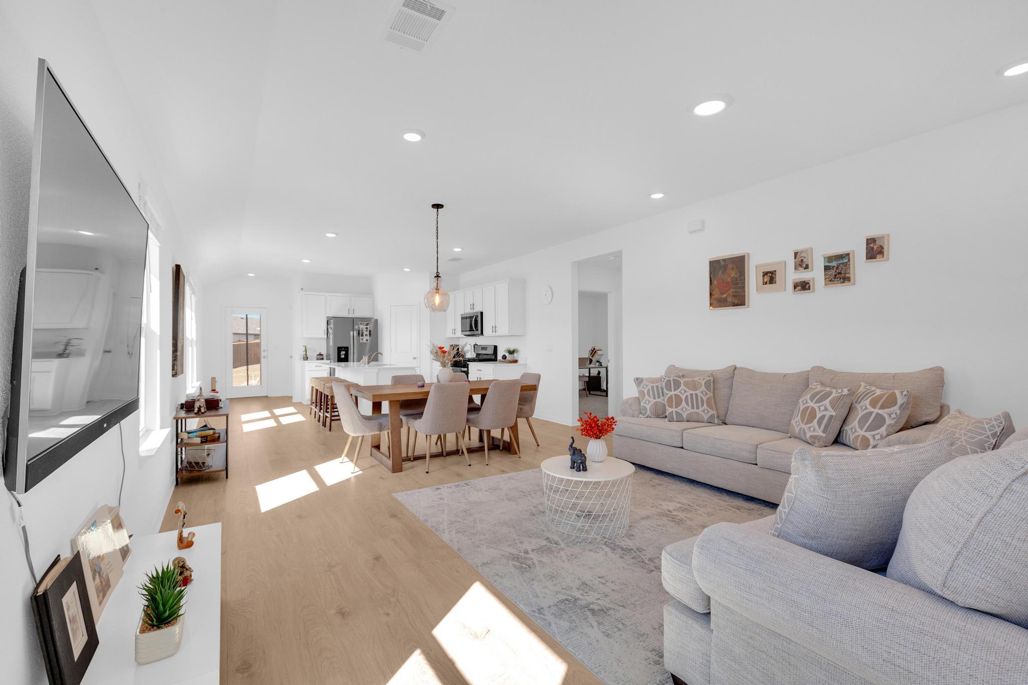 668 Lake Sweetwater Ln, Buda, TX 78610