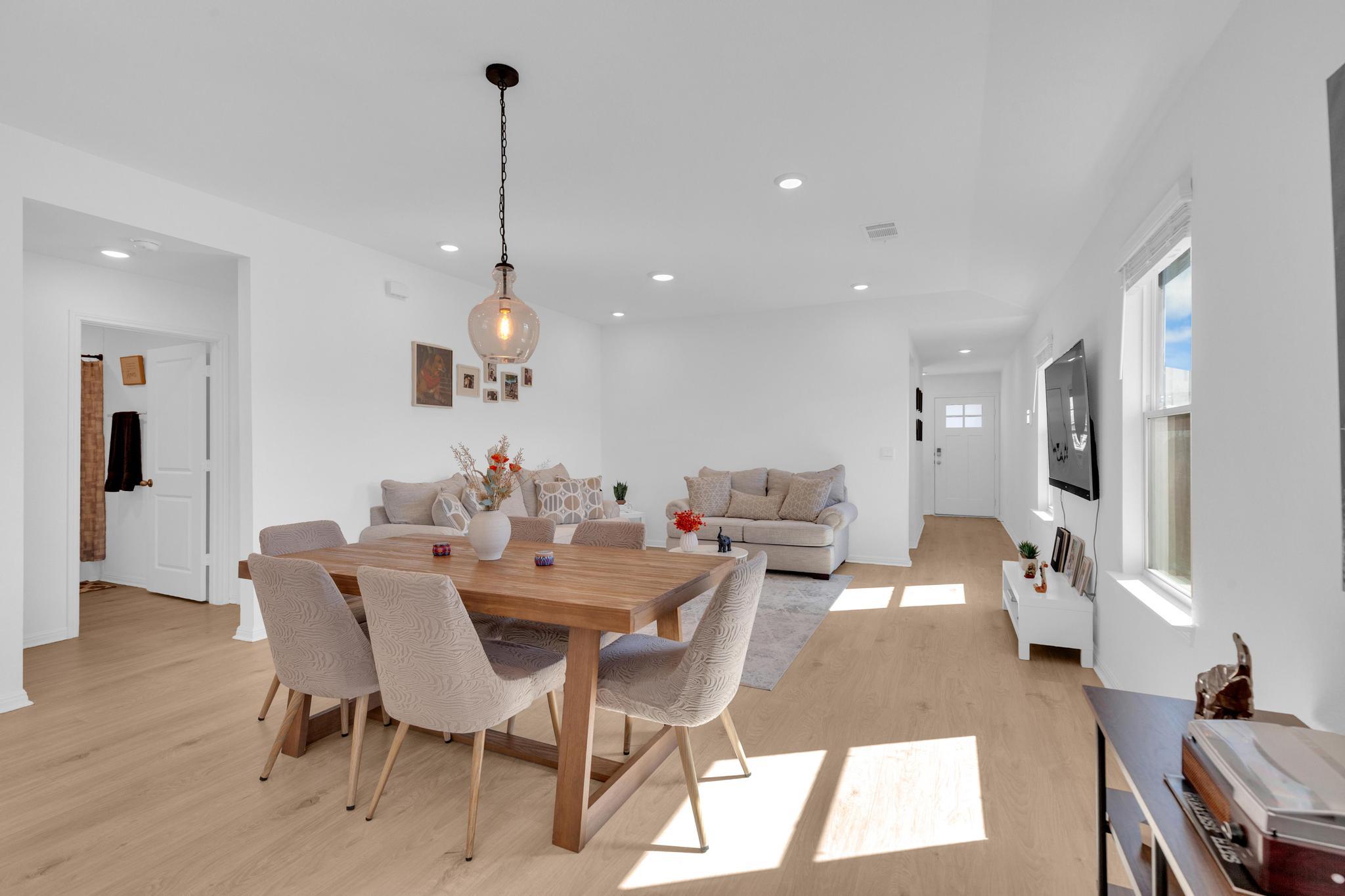 668 Lake Sweetwater Ln, Buda, TX 78610