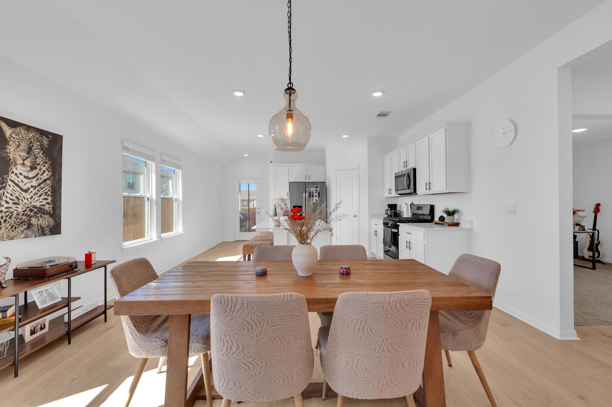 668 Lake Sweetwater Ln, Buda, TX 78610