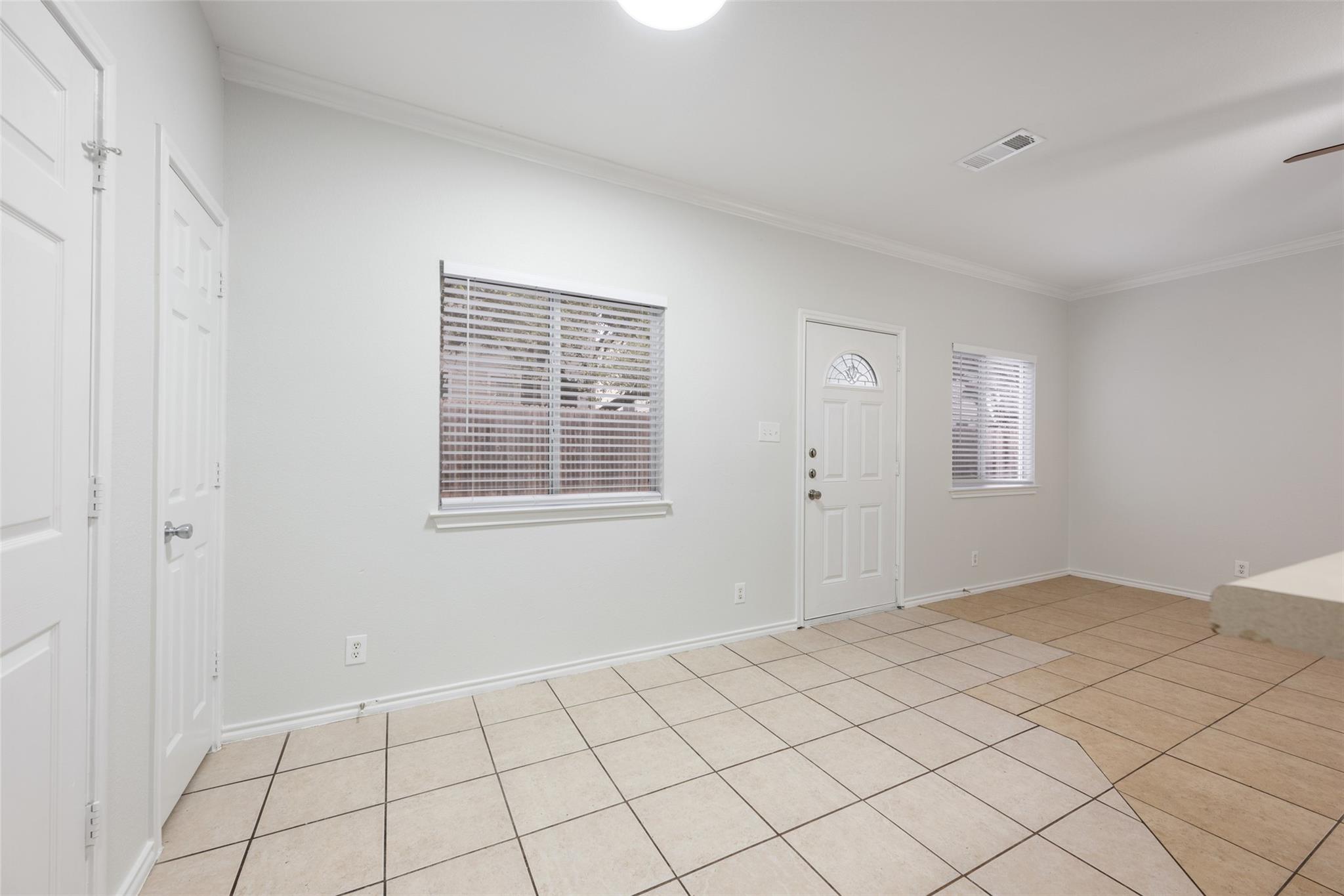 1720 Constantino Cir # B, Austin, TX 78745