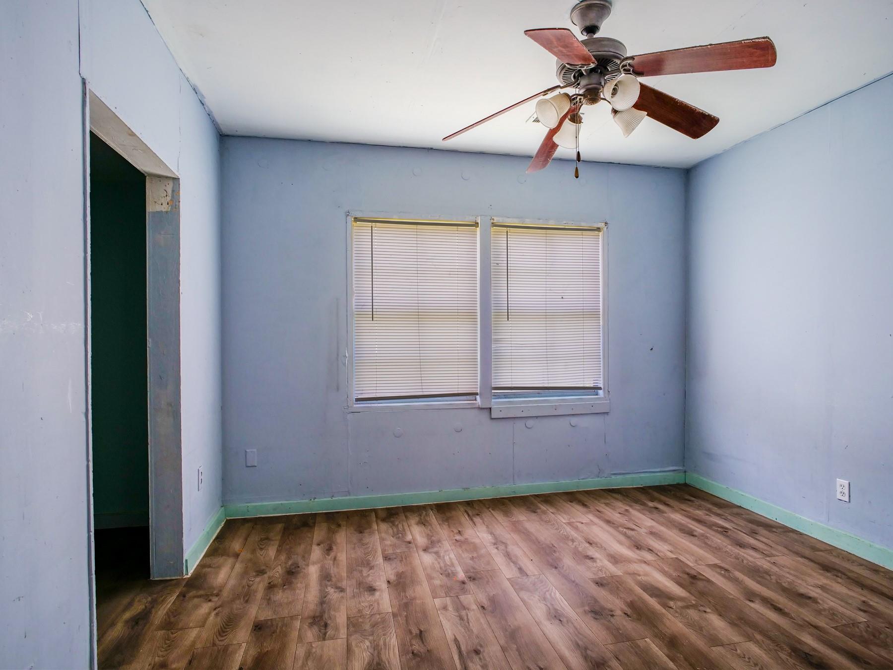 1004 Avon Ave, Llano, TX 78643