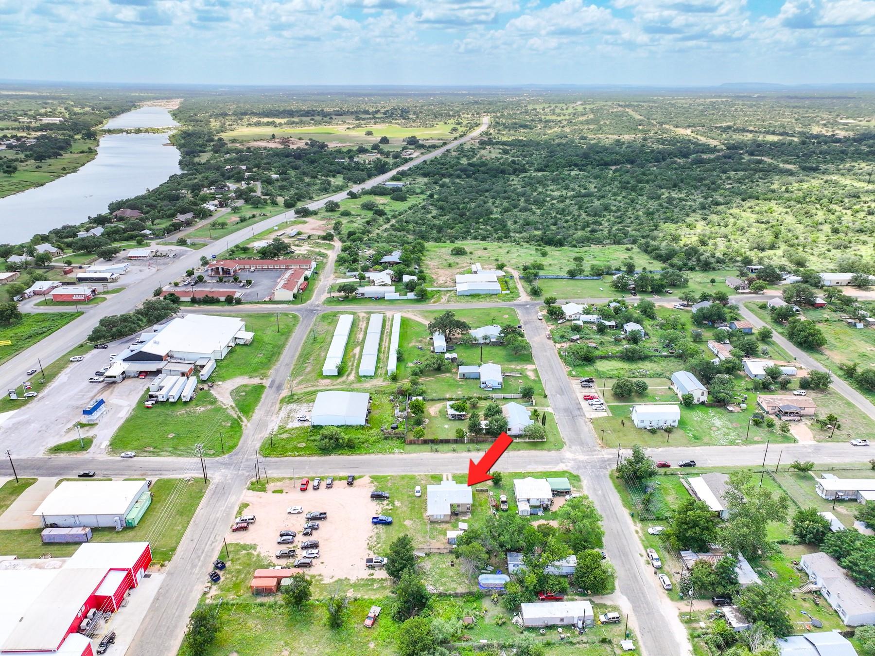 1004 Avon Ave, Llano, TX 78643