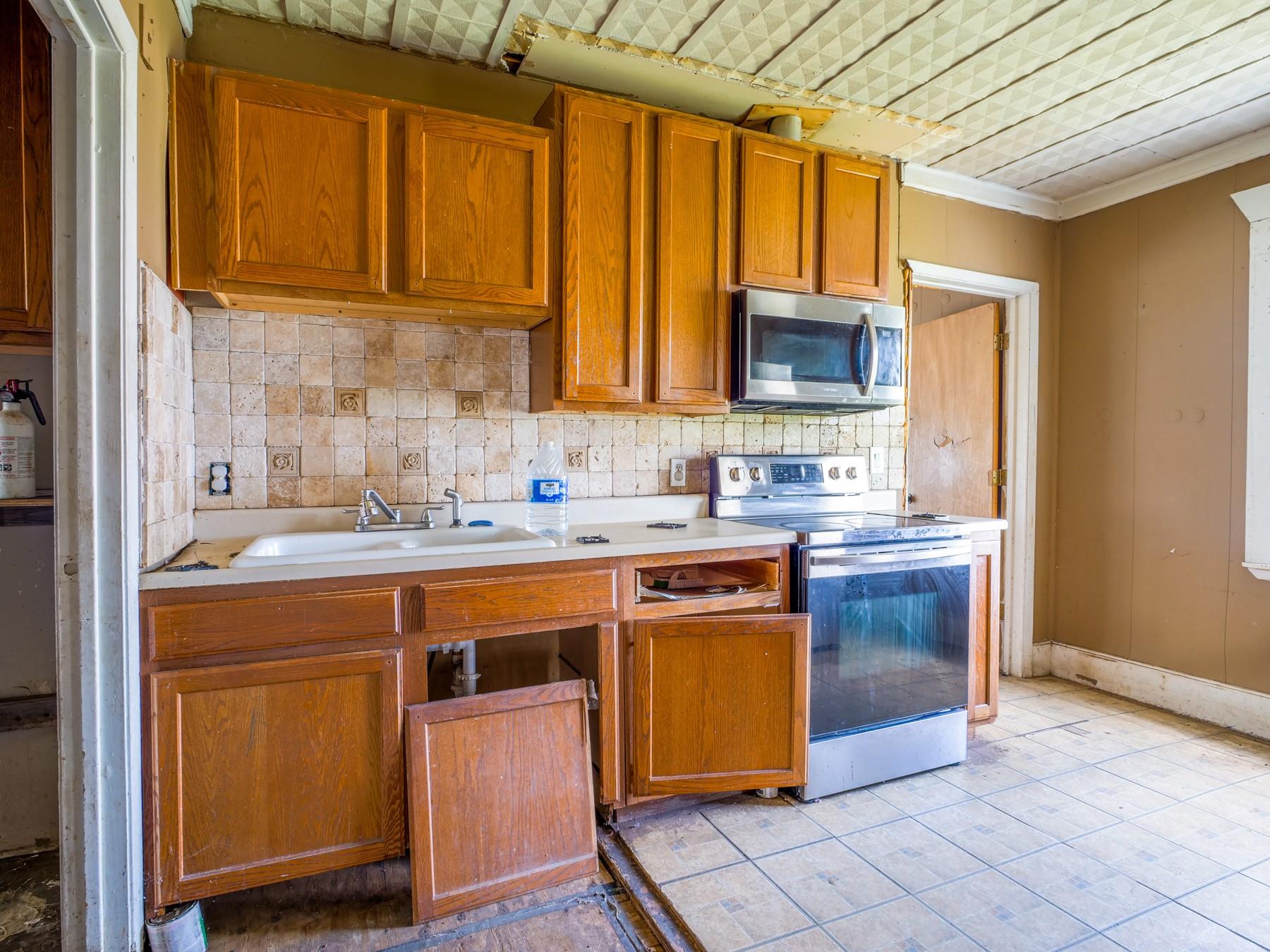 1004 Avon Ave, Llano, TX 78643