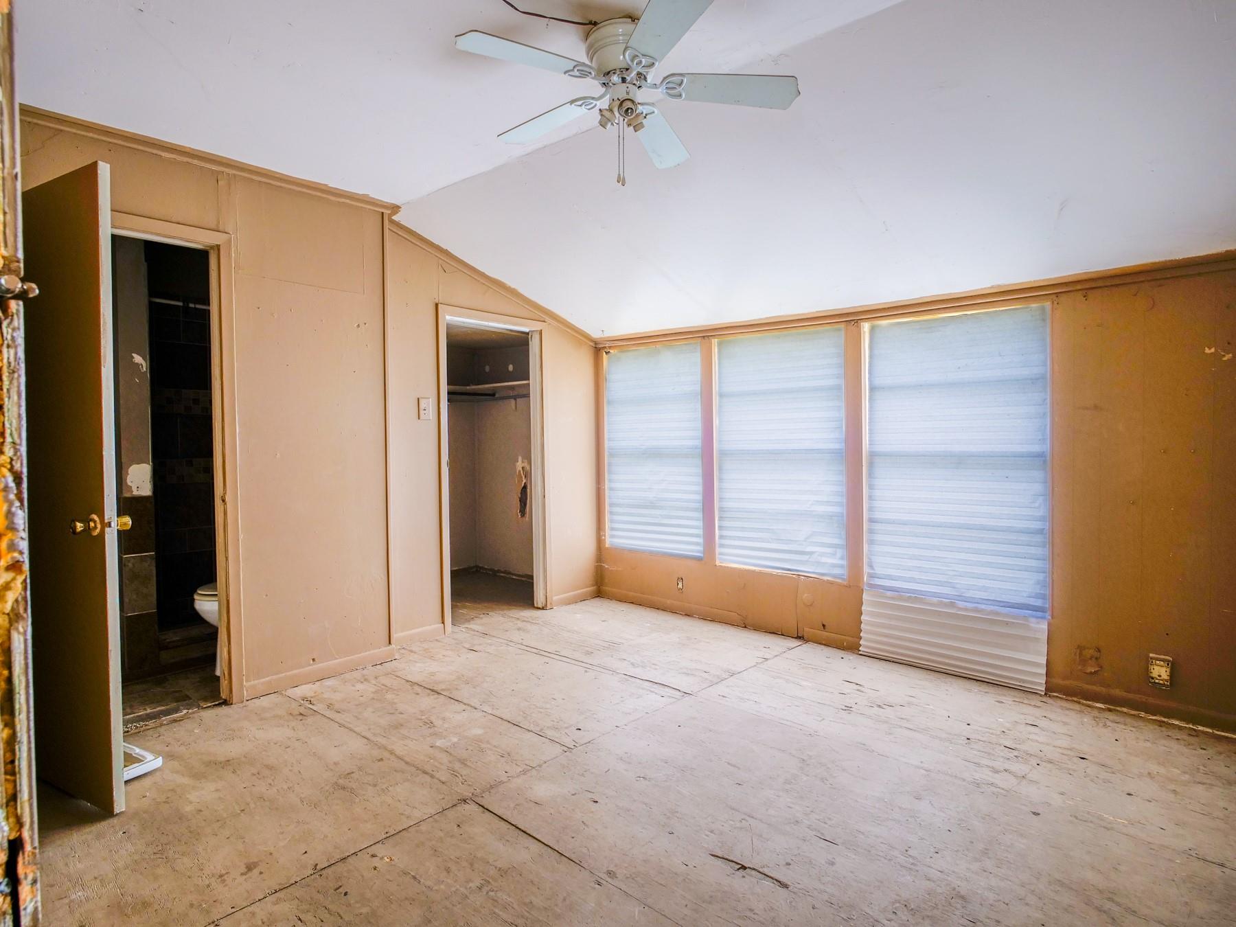 1004 Avon Ave, Llano, TX 78643