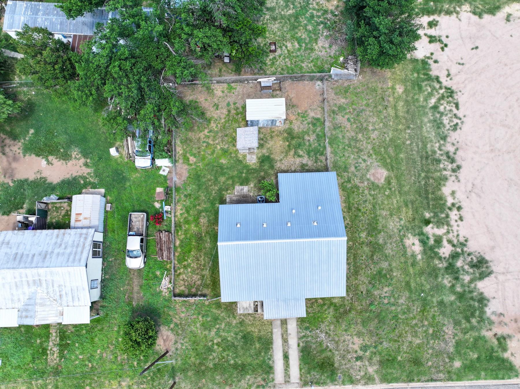 1004 Avon Ave, Llano, TX 78643