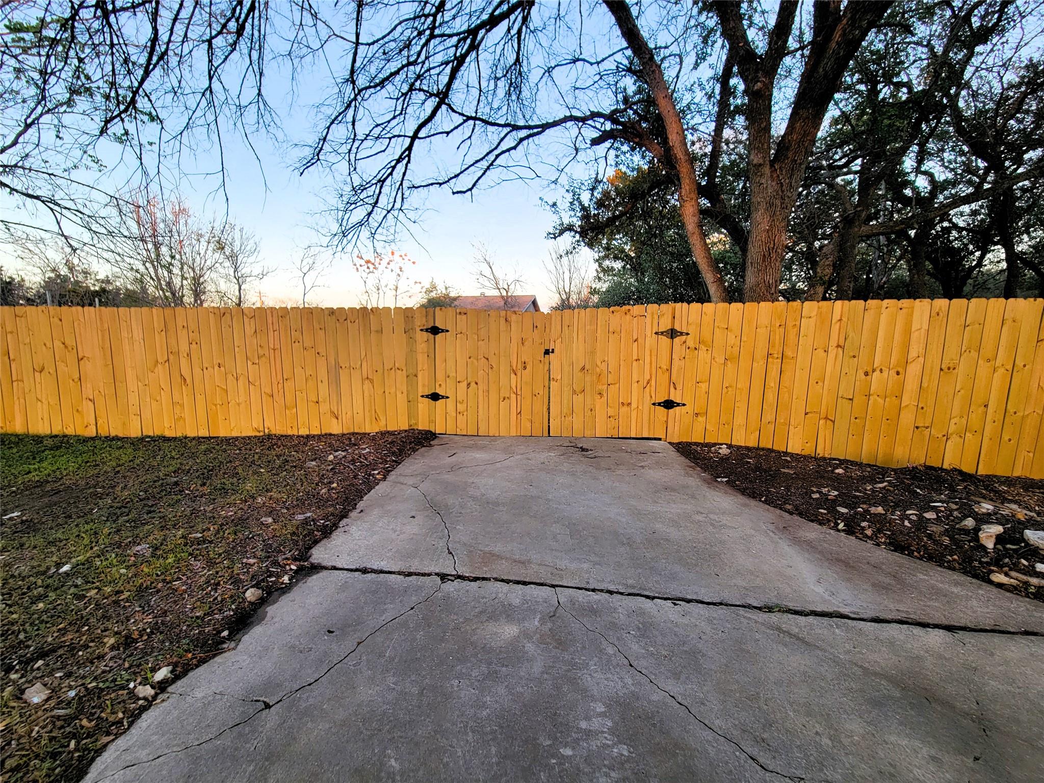 1900 Limerick Ln, Leander, TX 78641