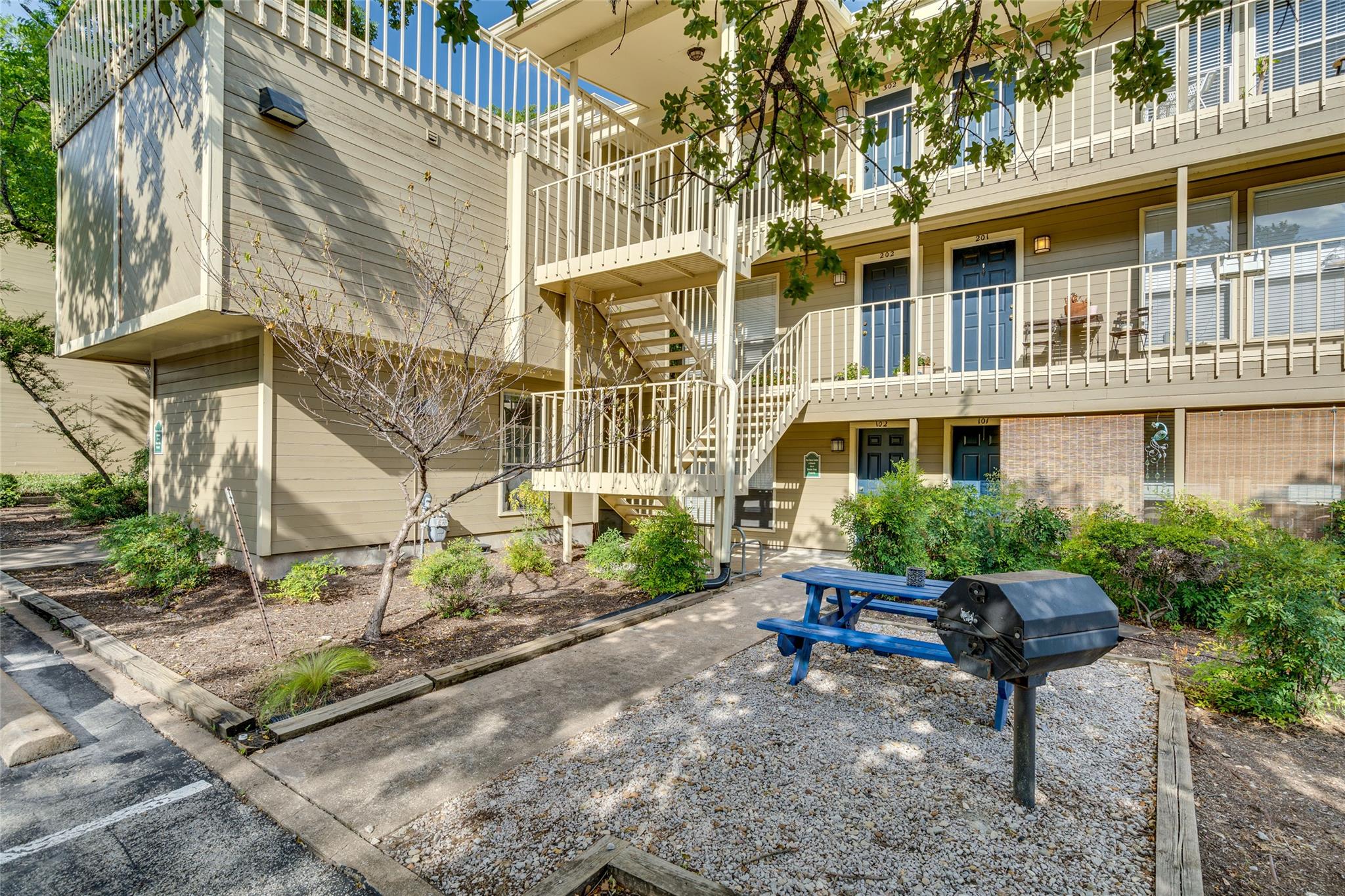 202 E 45th St # 205, Austin, TX 78751