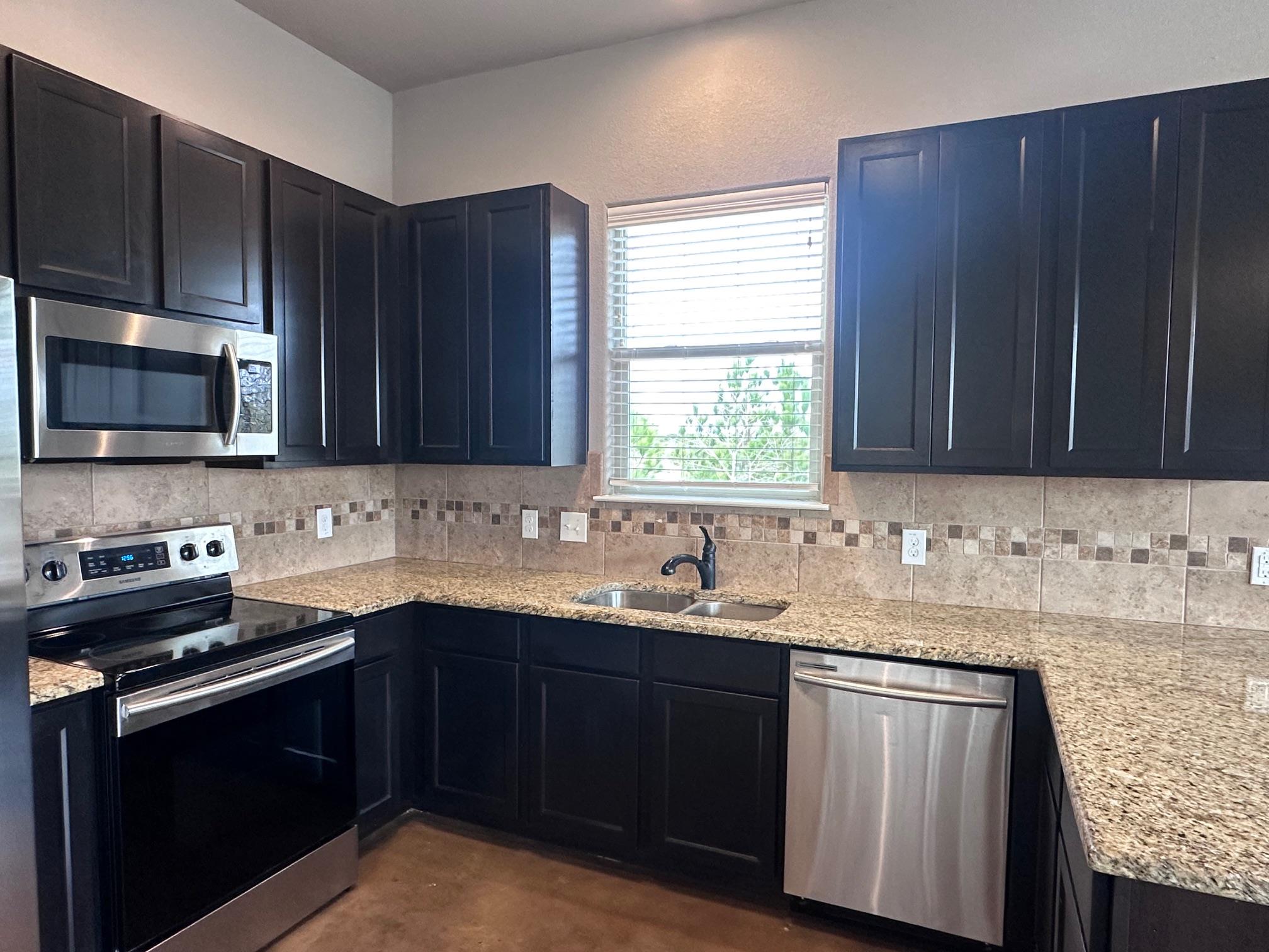 200 Mauna Kea Ln # B, Bastrop, TX 78602