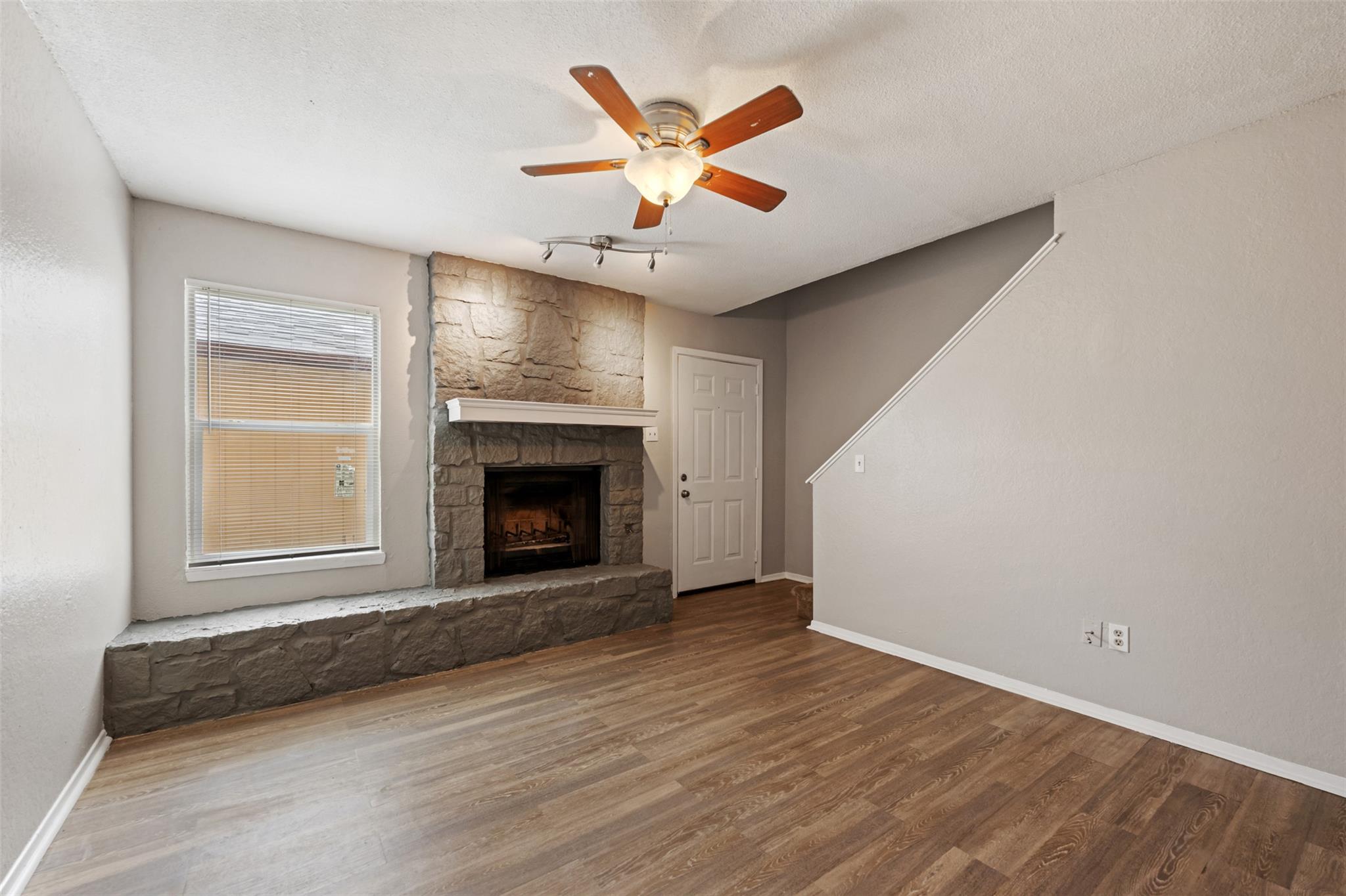 1805 RAWHIDE Loop, Round Rock, TX 78681