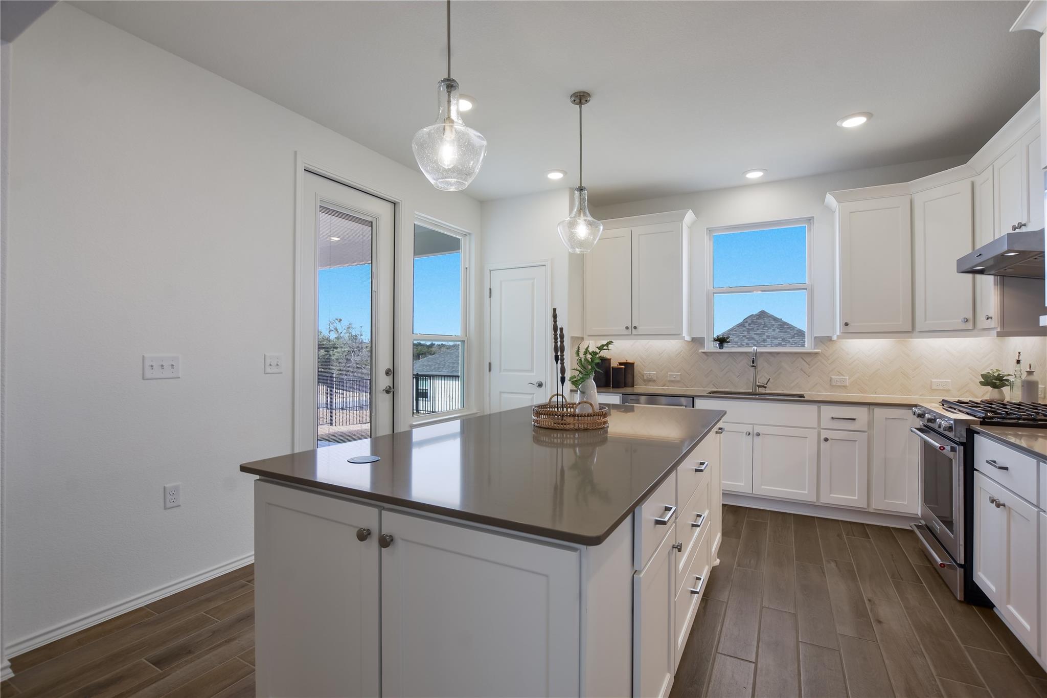 103 Cross Bar St, Georgetown, TX 78633