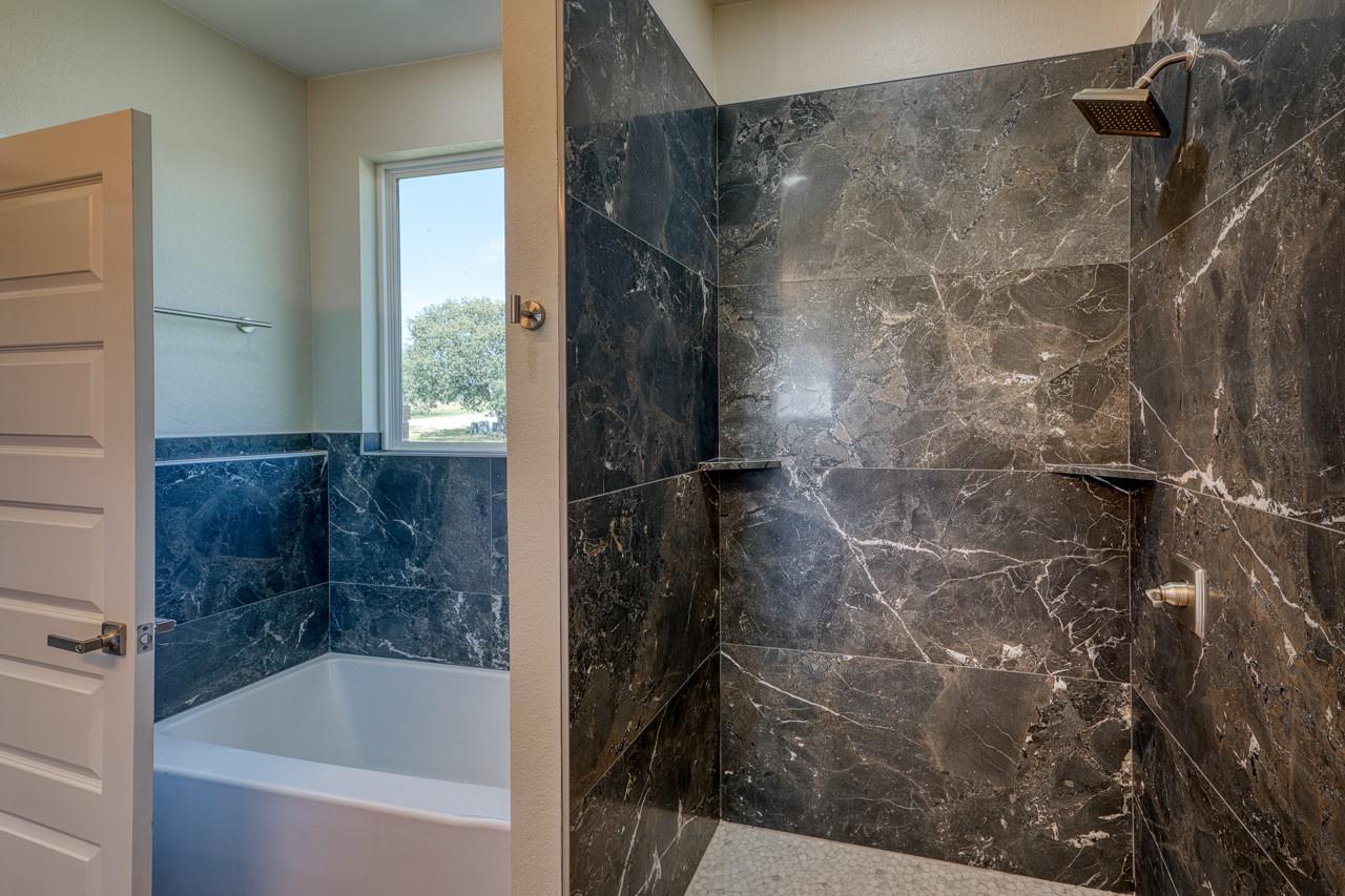 206 Oak Grove Pkwy, Kingsland, TX 78639