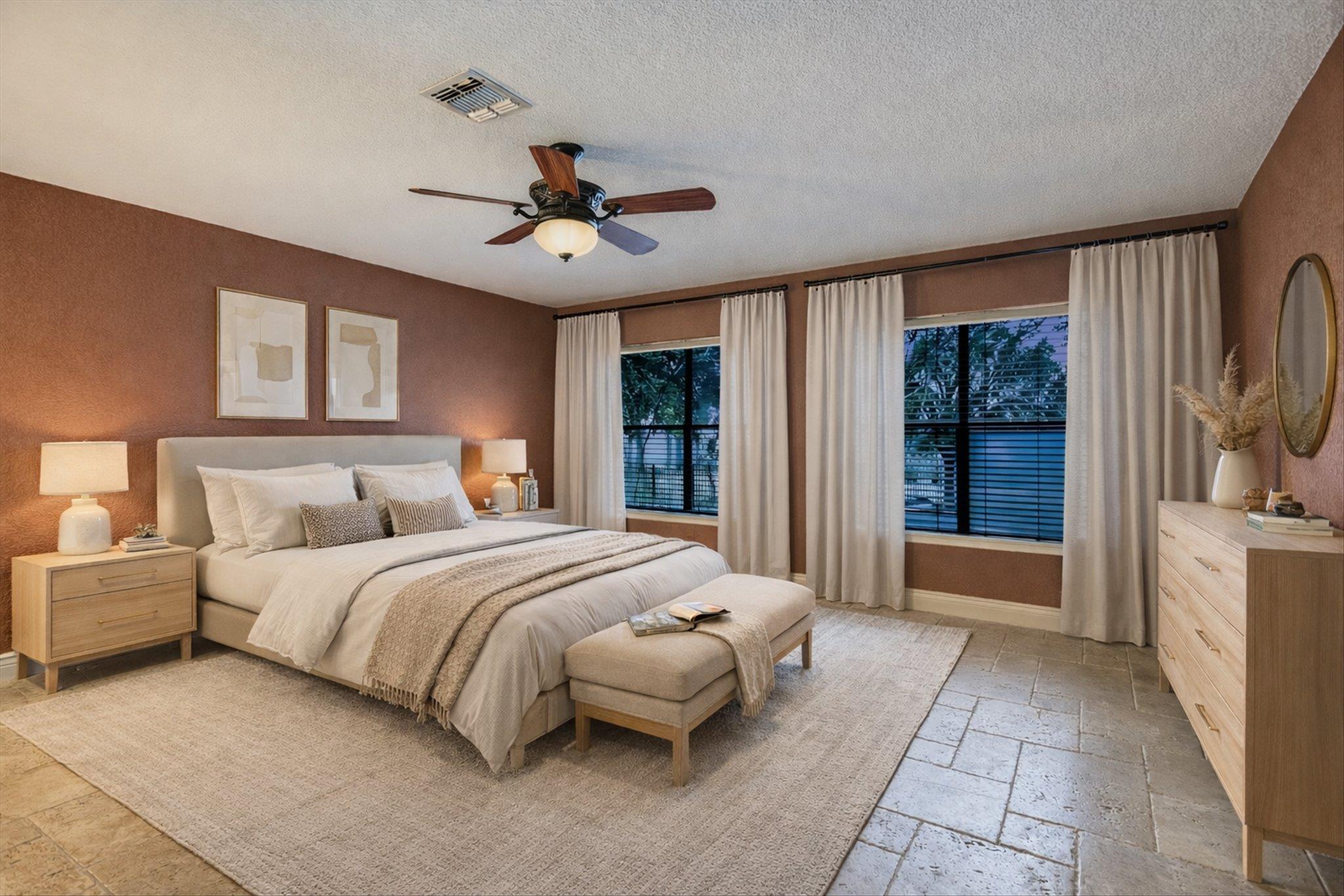 1005 Colorado St, Smithville, TX 78957