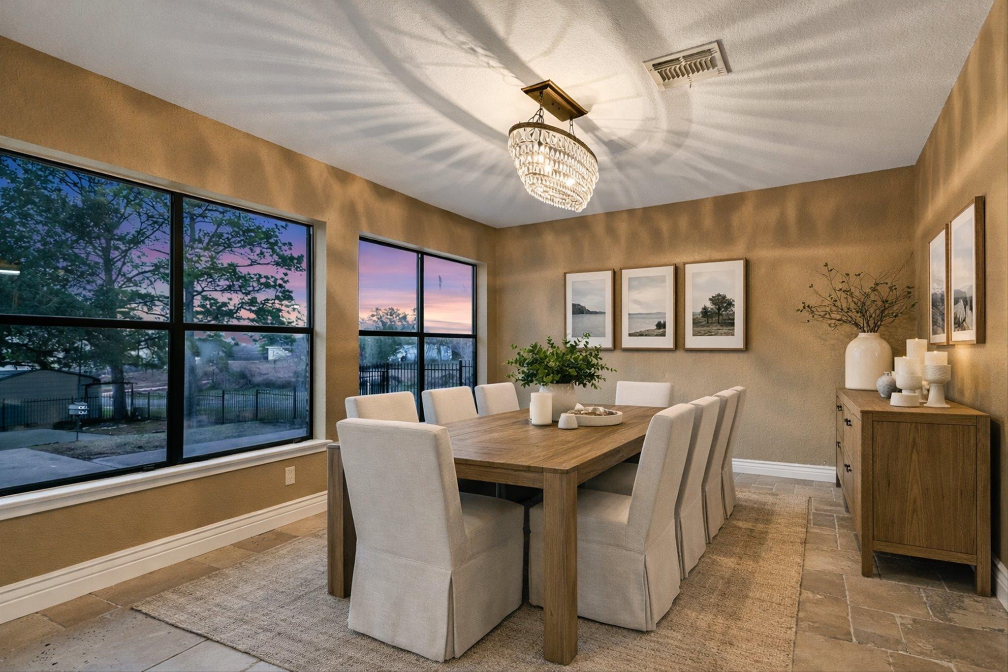 1005 Colorado St, Smithville, TX 78957