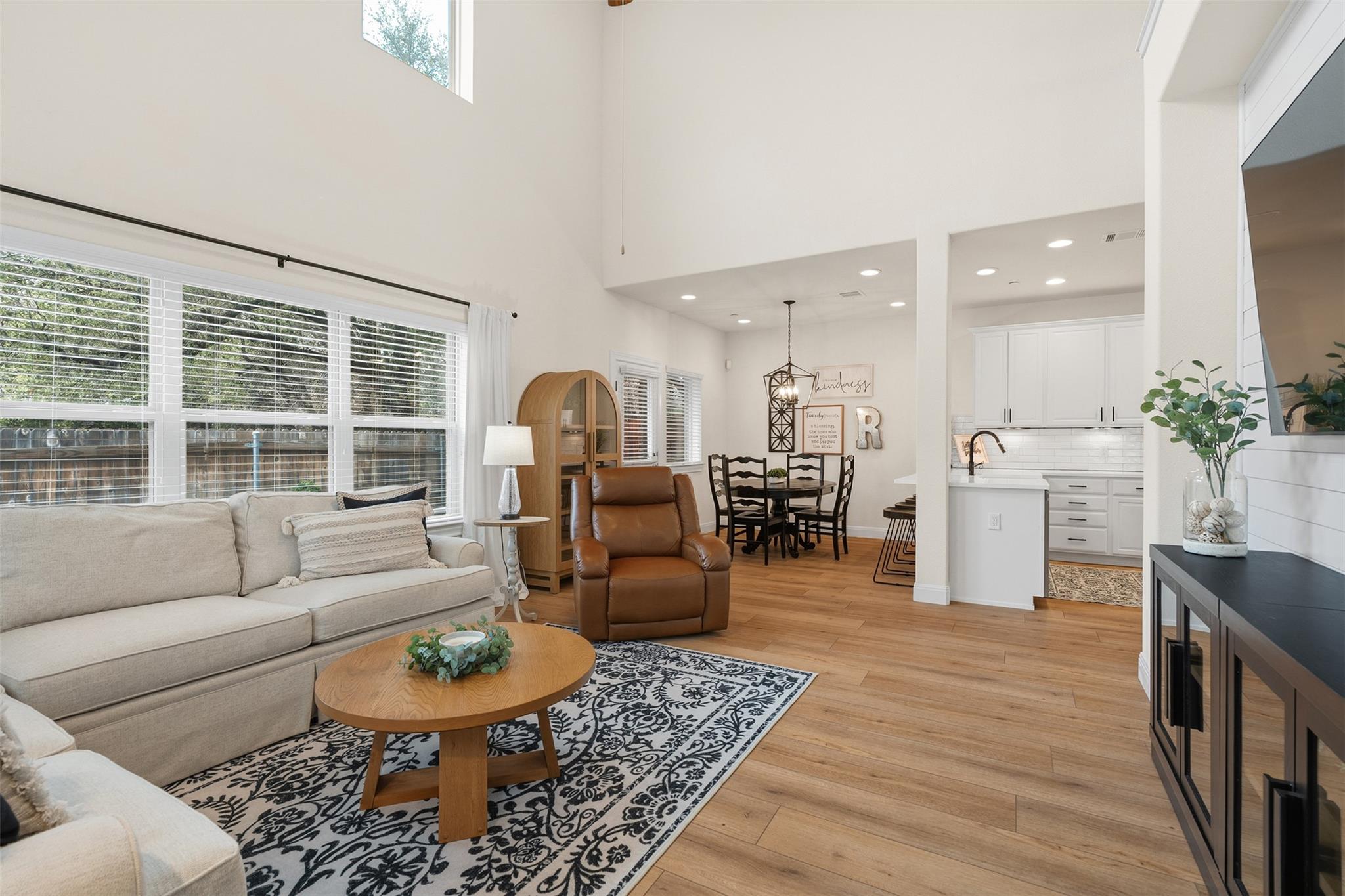 2304 S Lakeline Blvd # 411, Cedar Park, TX 78613