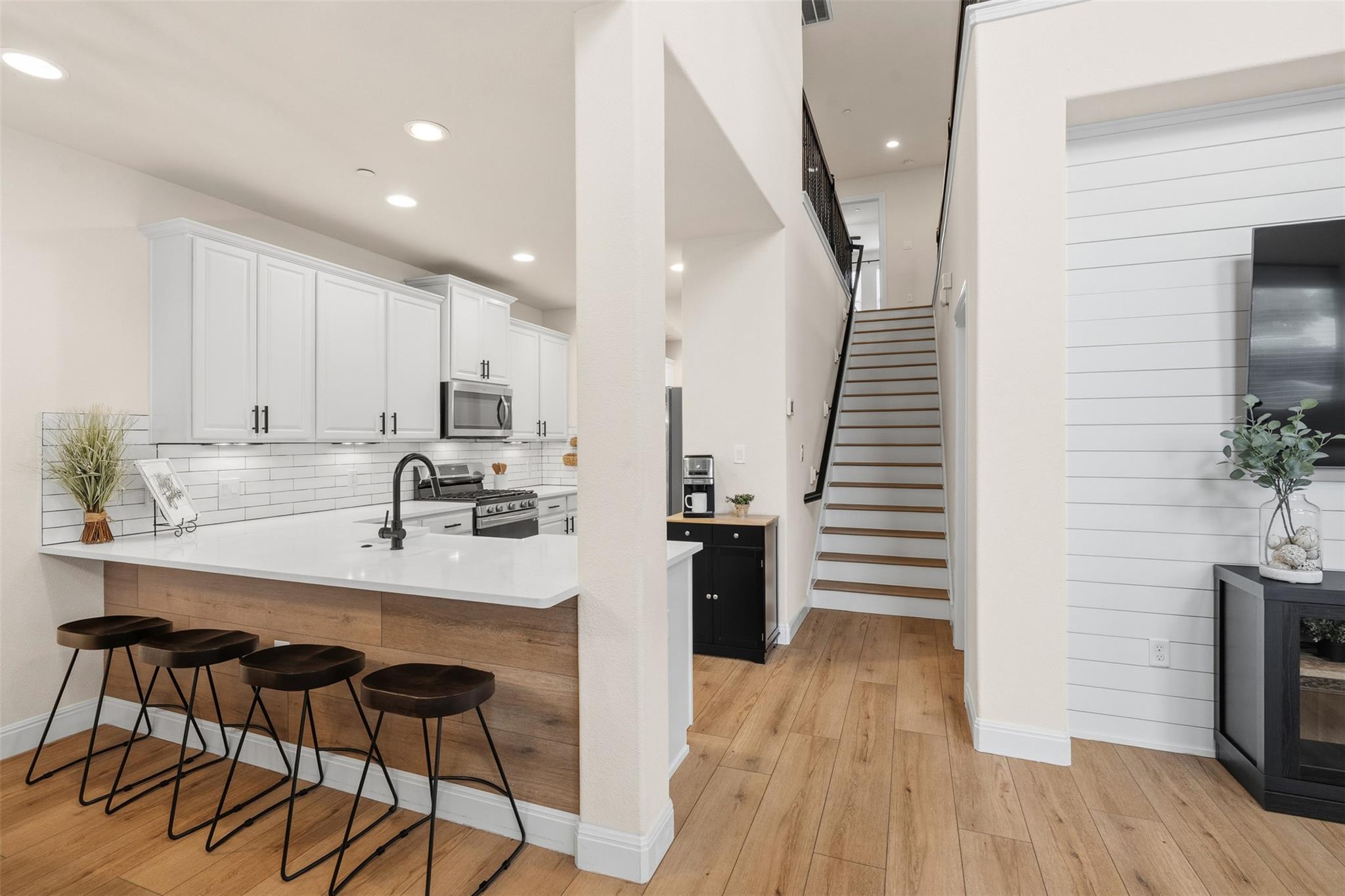 2304 S Lakeline Blvd # 411, Cedar Park, TX 78613