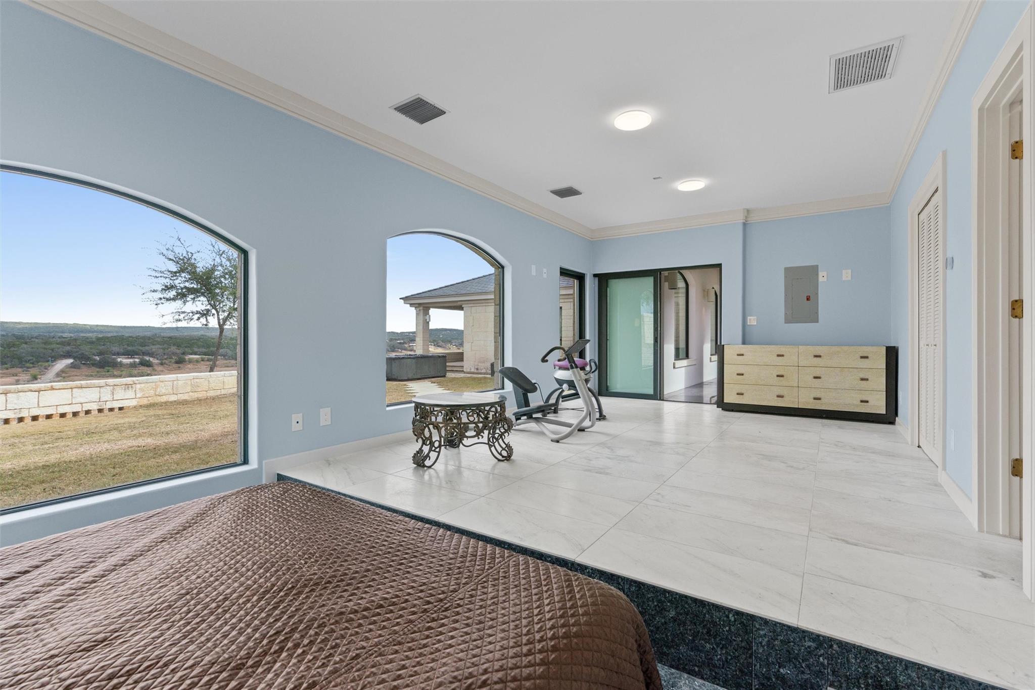 26100 Countryside Dr, Spicewood, TX 78669