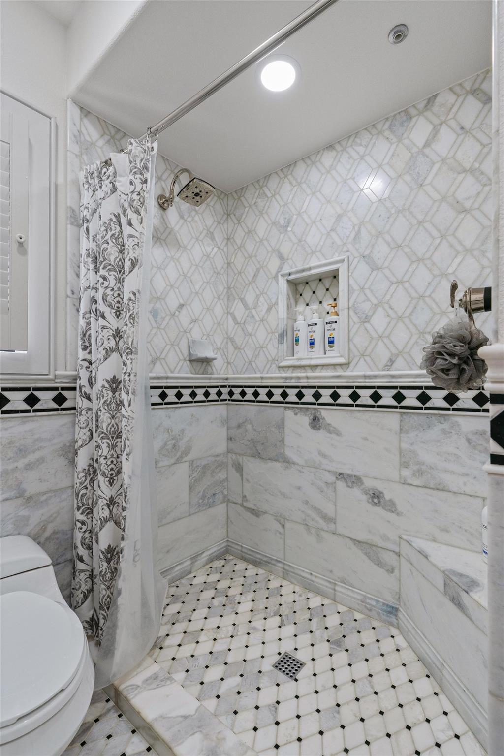 26100 Countryside Dr, Spicewood, TX 78669