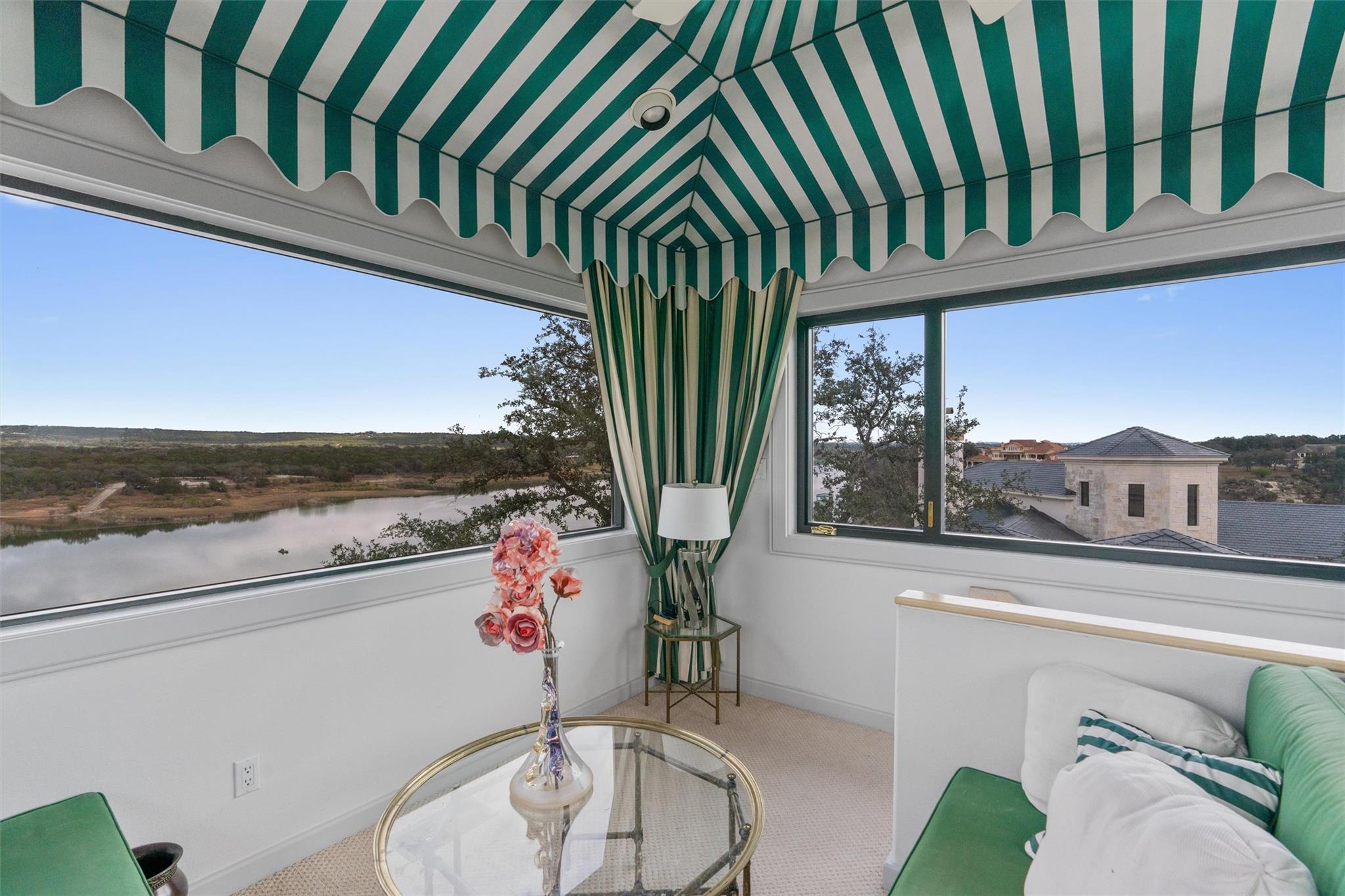 26100 Countryside Dr, Spicewood, TX 78669