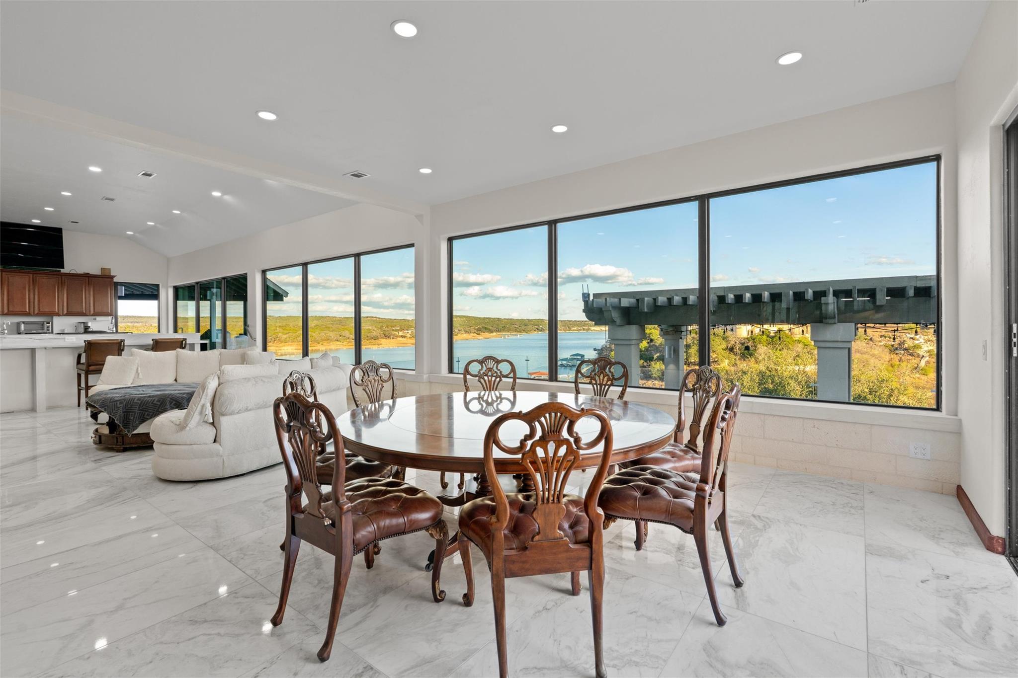 26100 Countryside Dr, Spicewood, TX 78669