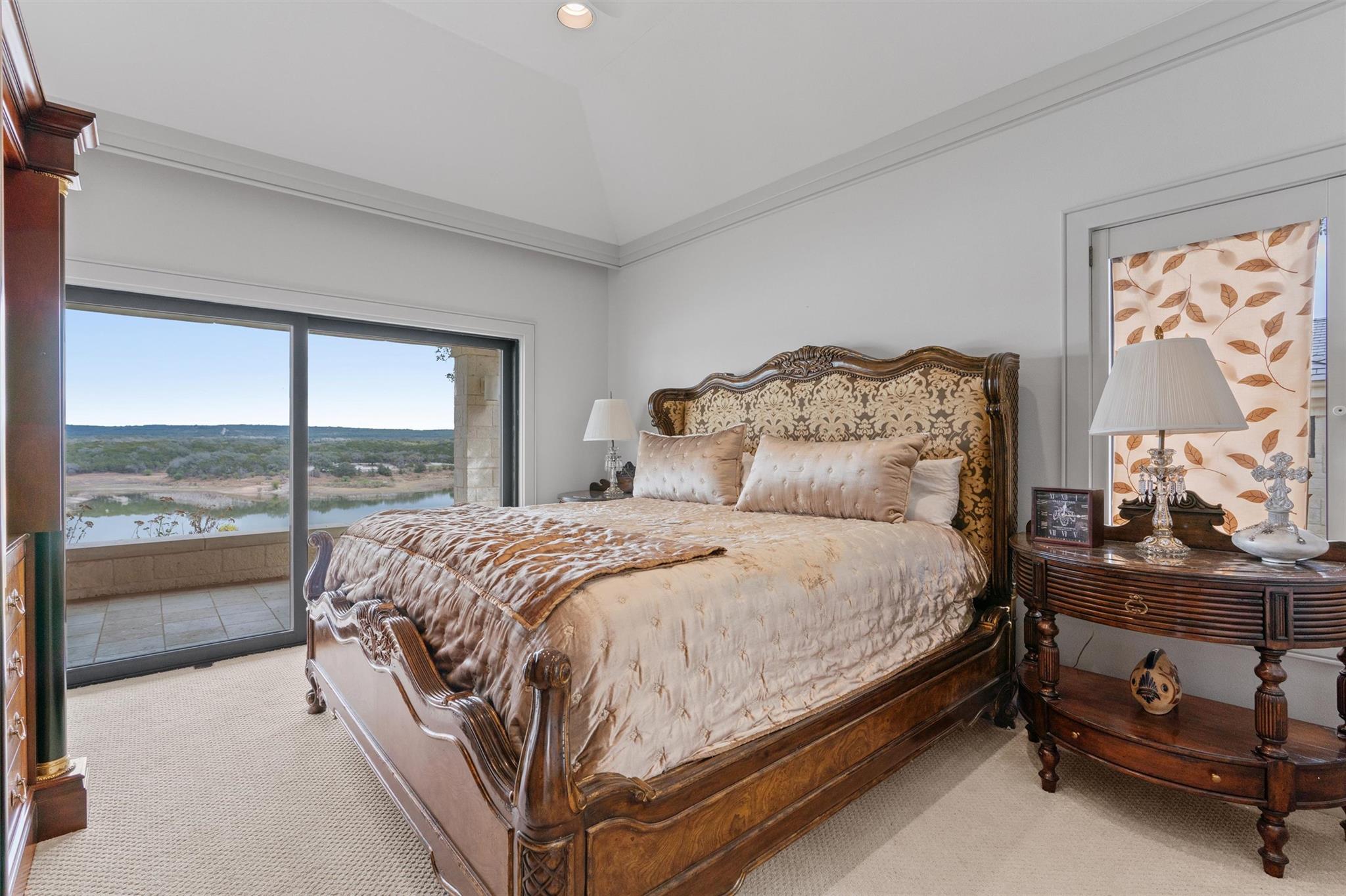 26100 Countryside Dr, Spicewood, TX 78669