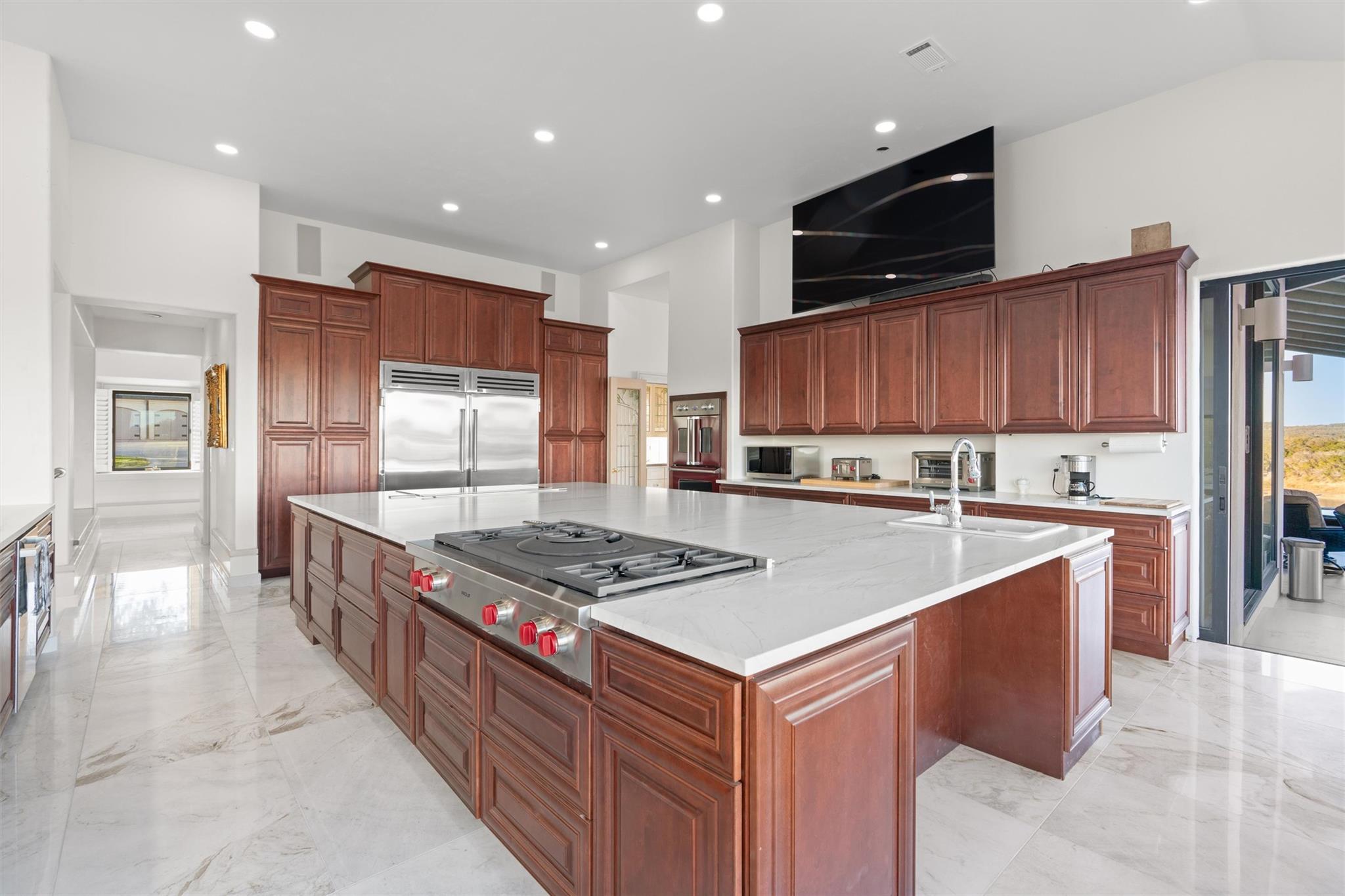 26100 Countryside Dr, Spicewood, TX 78669